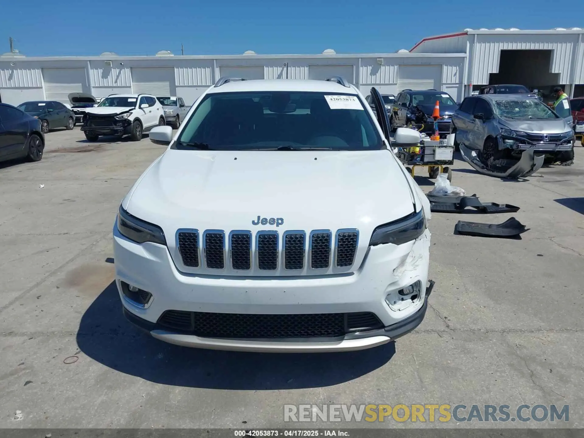 11 Photograph of a damaged car 1C4PJLDBXKD488264 JEEP CHEROKEE 2019