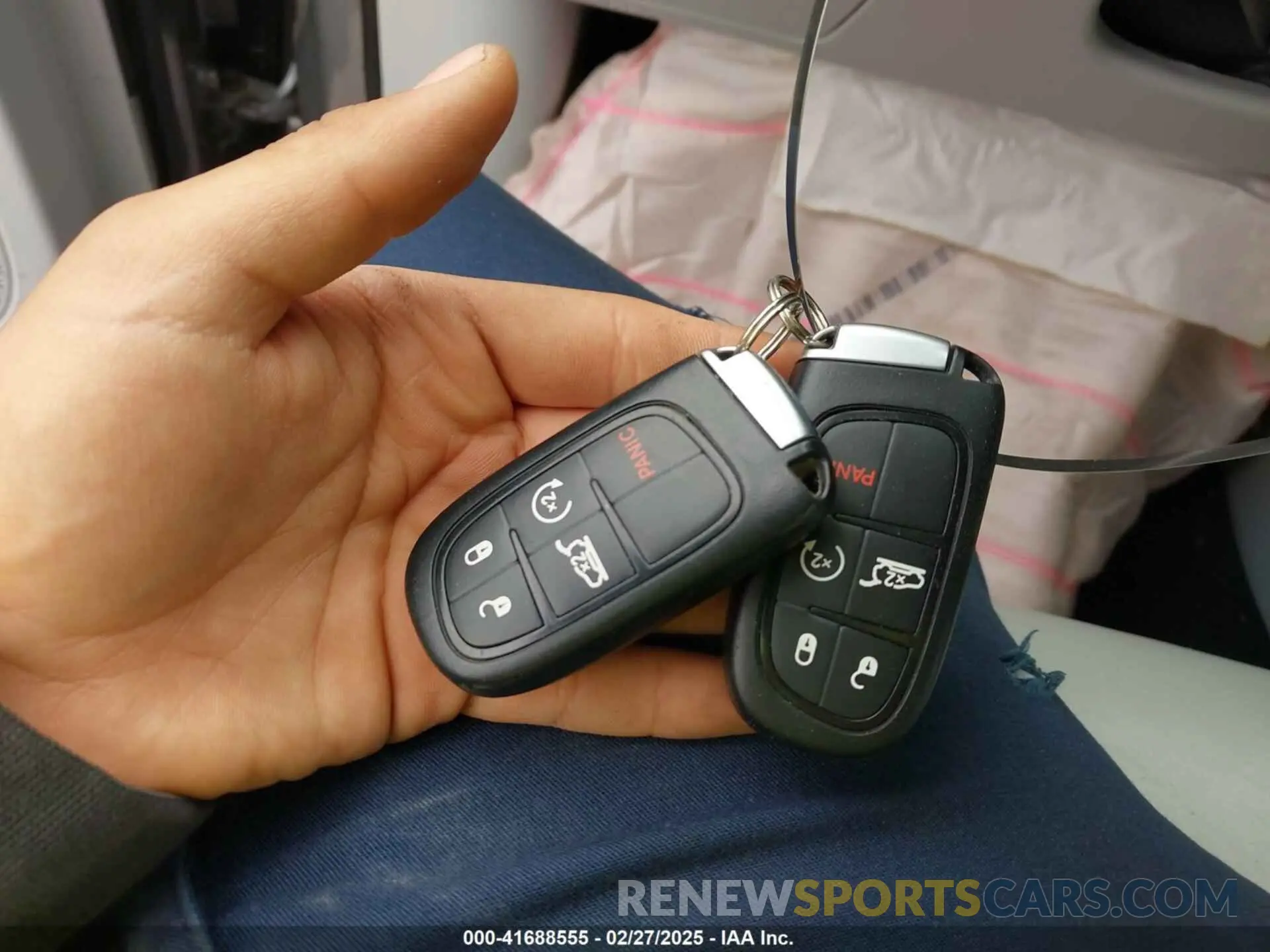 11 Photograph of a damaged car 1C4PJLDN0KD300846 JEEP CHEROKEE 2019
