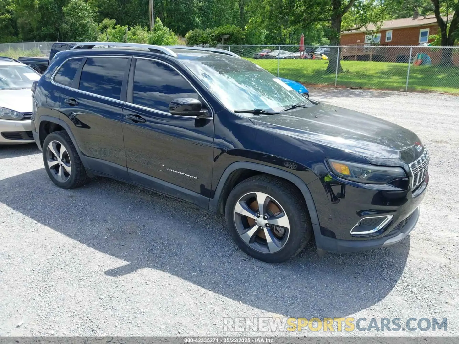 1 Фотография поврежденного автомобиля 1C4PJLDNXKD128289 JEEP CHEROKEE 2019