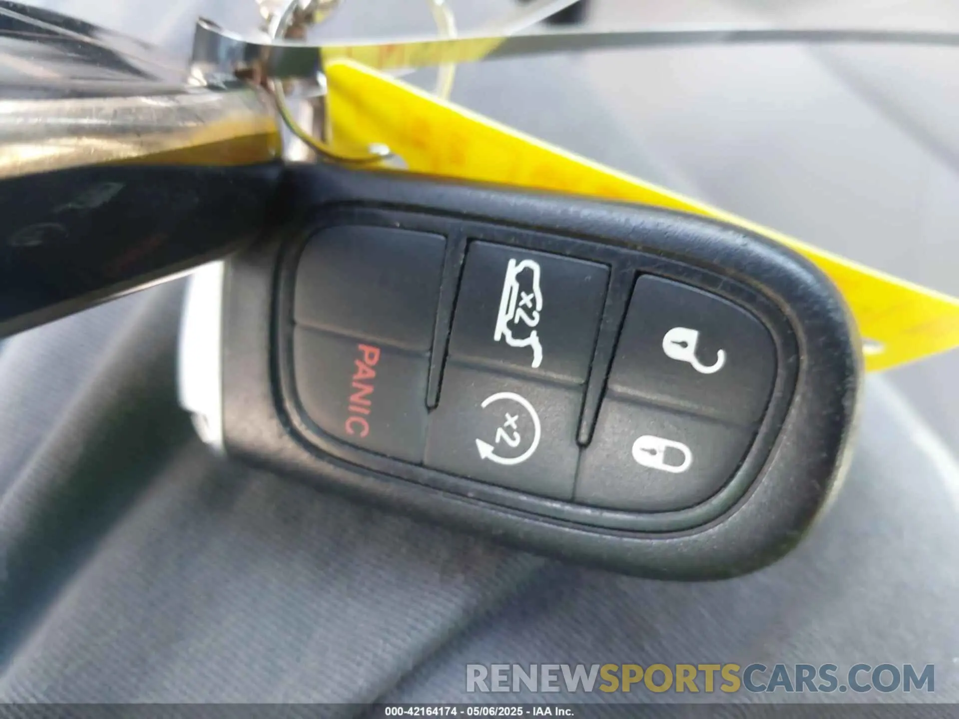 11 Photograph of a damaged car 1C4PJLDX1KD173431 JEEP CHEROKEE 2019