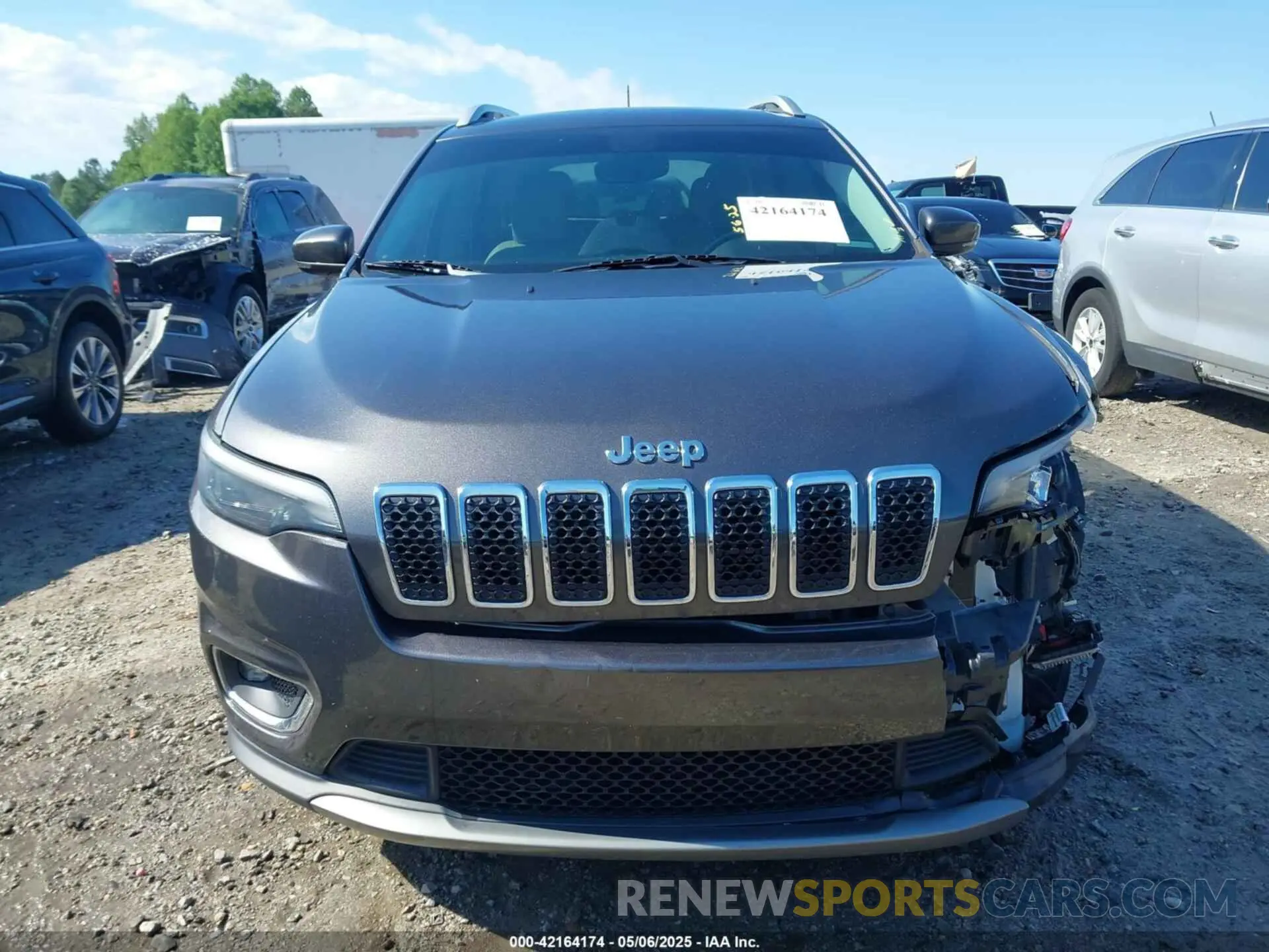 13 Photograph of a damaged car 1C4PJLDX1KD173431 JEEP CHEROKEE 2019