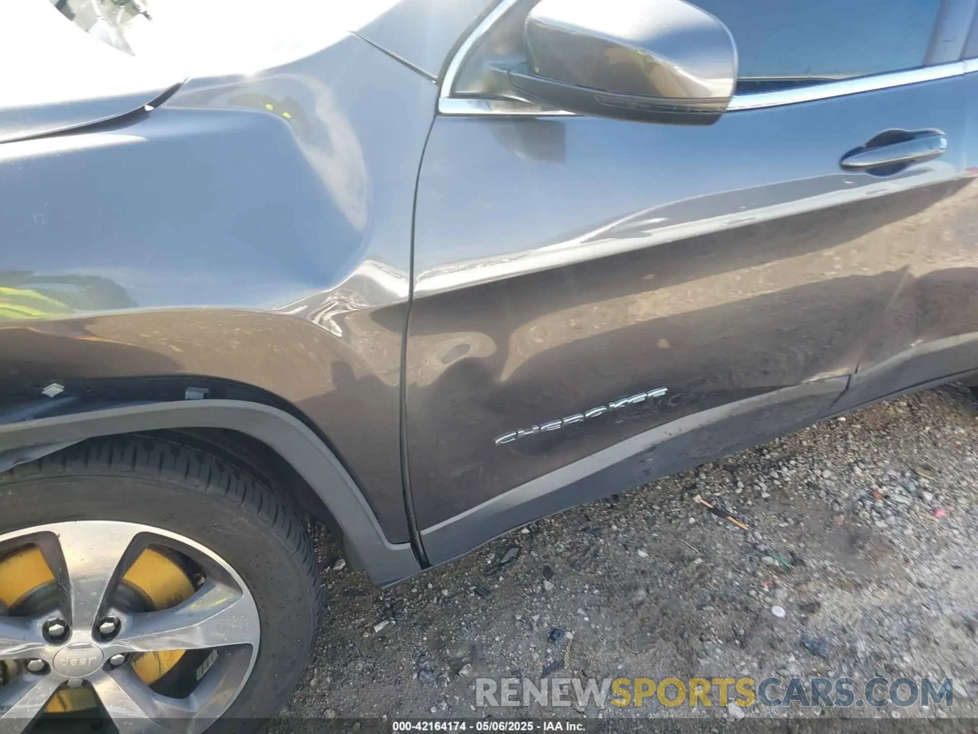 20 Photograph of a damaged car 1C4PJLDX1KD173431 JEEP CHEROKEE 2019