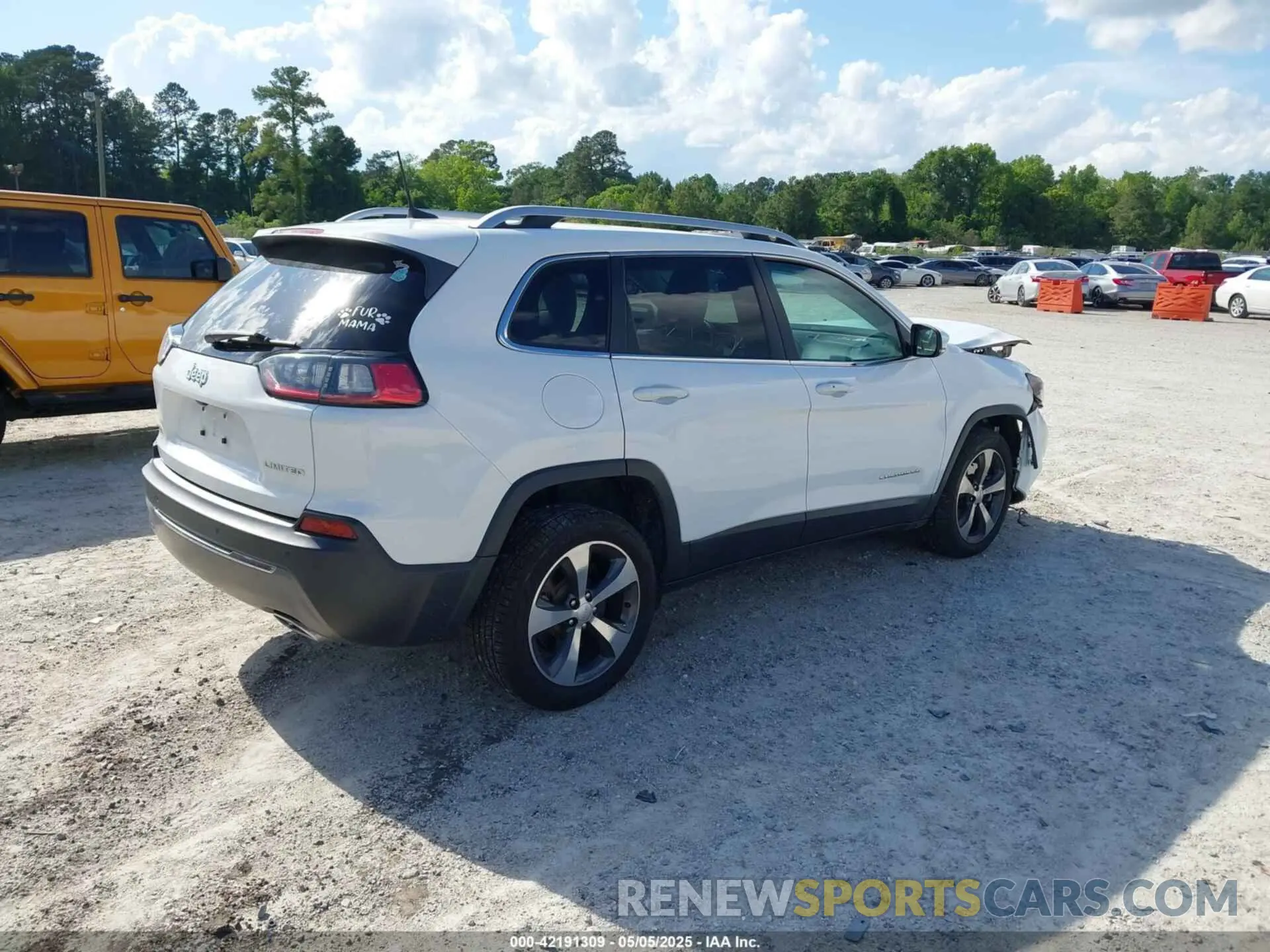 4 Photograph of a damaged car 1C4PJLDX1KD302882 JEEP CHEROKEE 2019