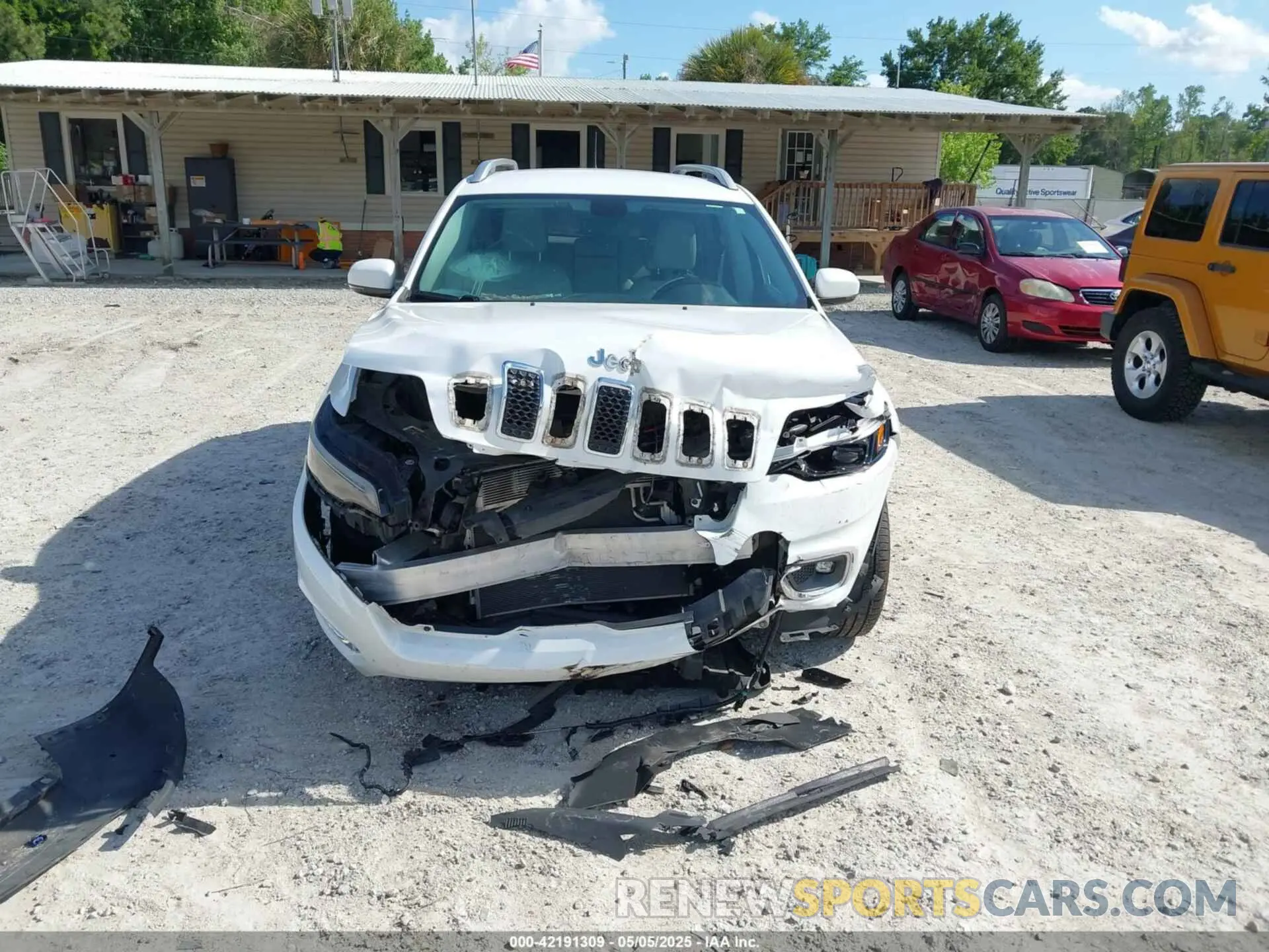 6 Photograph of a damaged car 1C4PJLDX1KD302882 JEEP CHEROKEE 2019