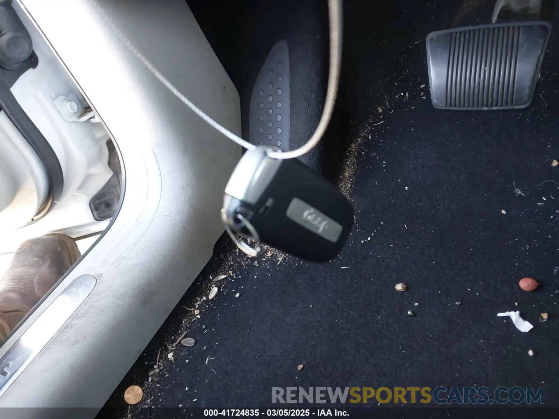11 Photograph of a damaged car 1C4PJLDX2KD273103 JEEP CHEROKEE 2019