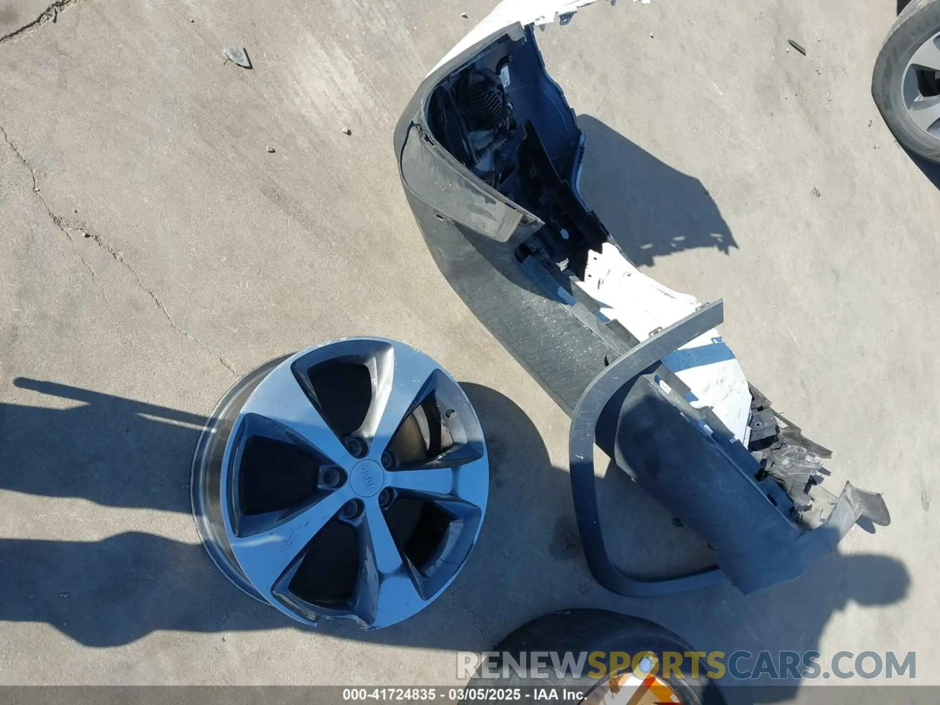 12 Photograph of a damaged car 1C4PJLDX2KD273103 JEEP CHEROKEE 2019