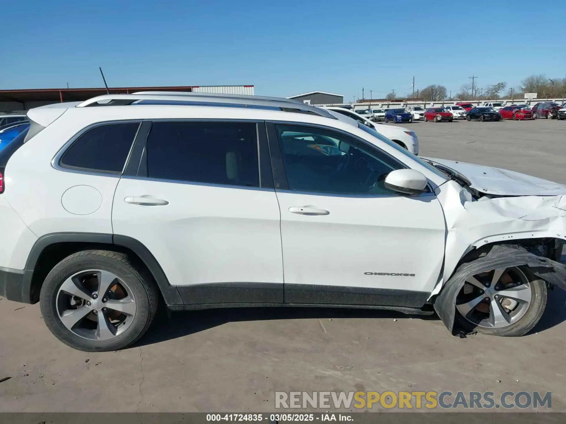 14 Photograph of a damaged car 1C4PJLDX2KD273103 JEEP CHEROKEE 2019