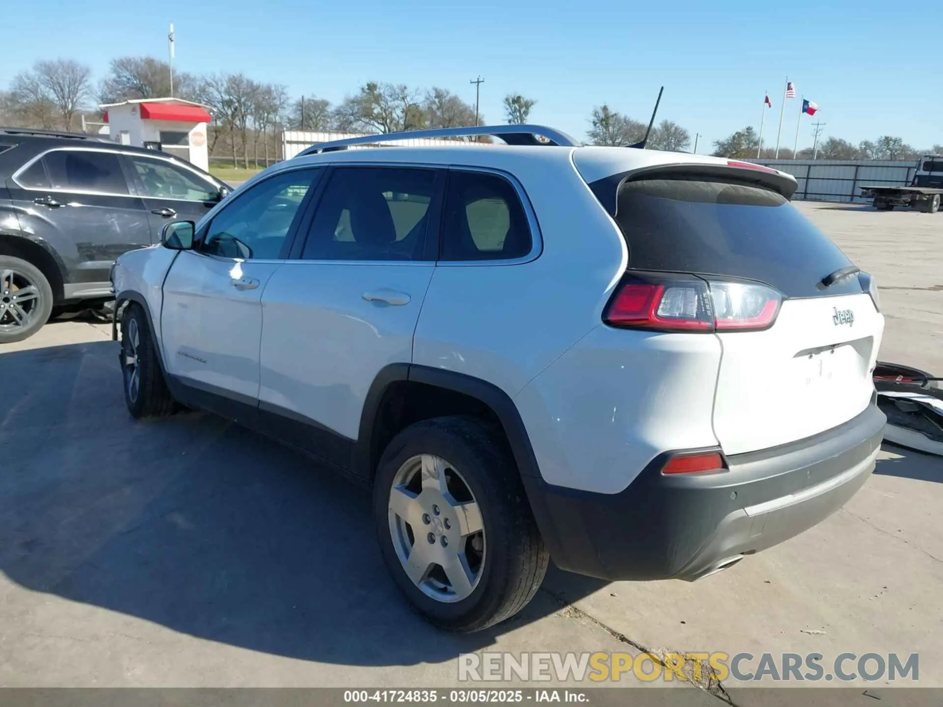 3 Photograph of a damaged car 1C4PJLDX2KD273103 JEEP CHEROKEE 2019