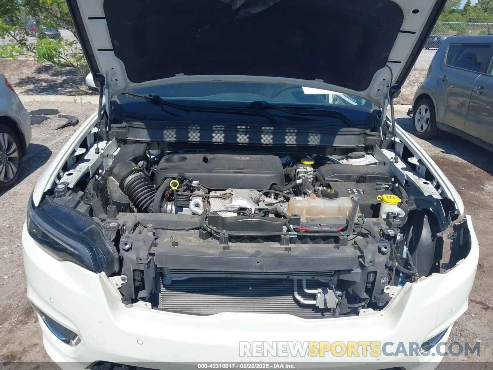 10 Photograph of a damaged car 1C4PJLJN0KD393047 JEEP CHEROKEE 2019