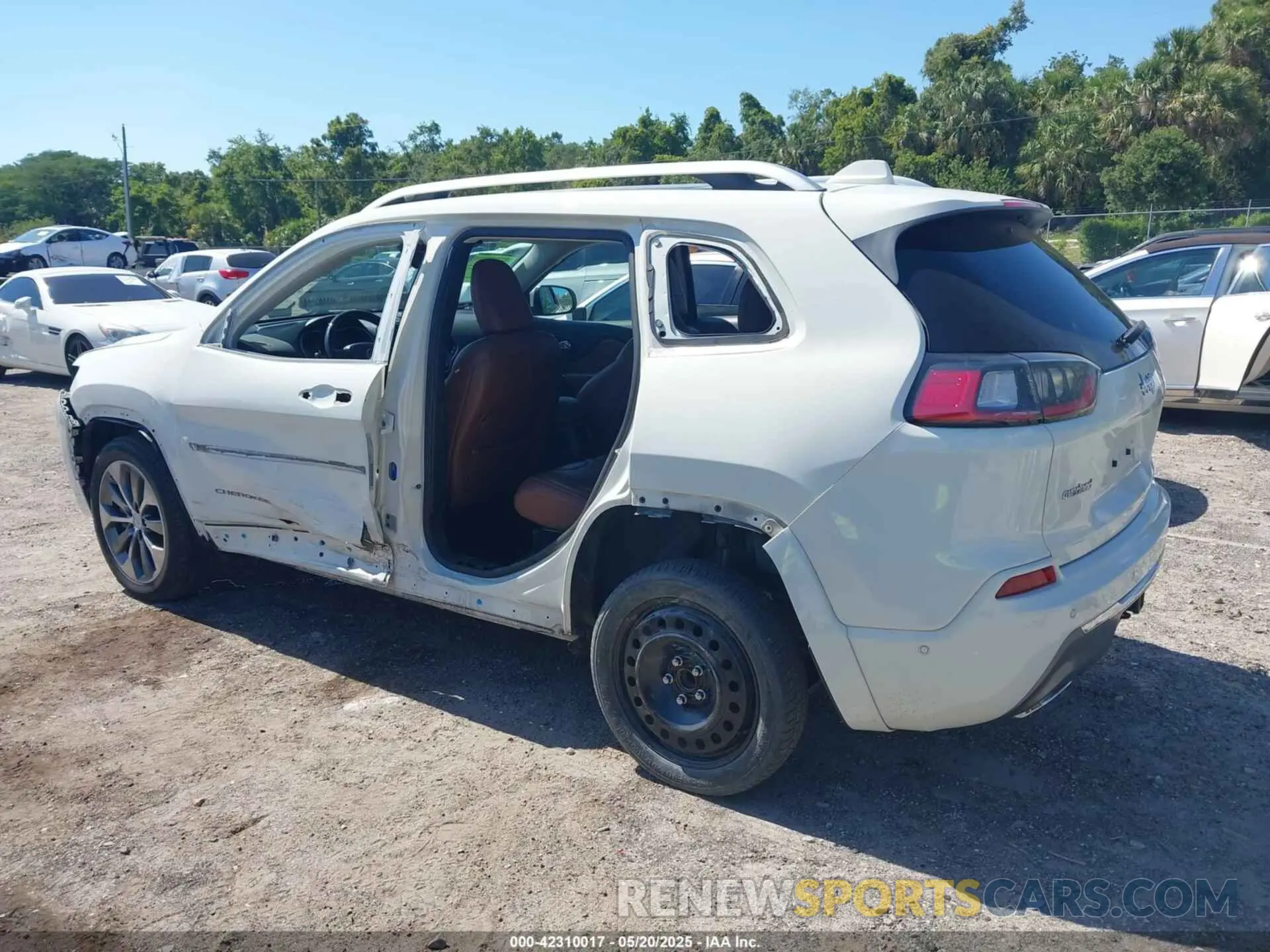 15 Photograph of a damaged car 1C4PJLJN0KD393047 JEEP CHEROKEE 2019