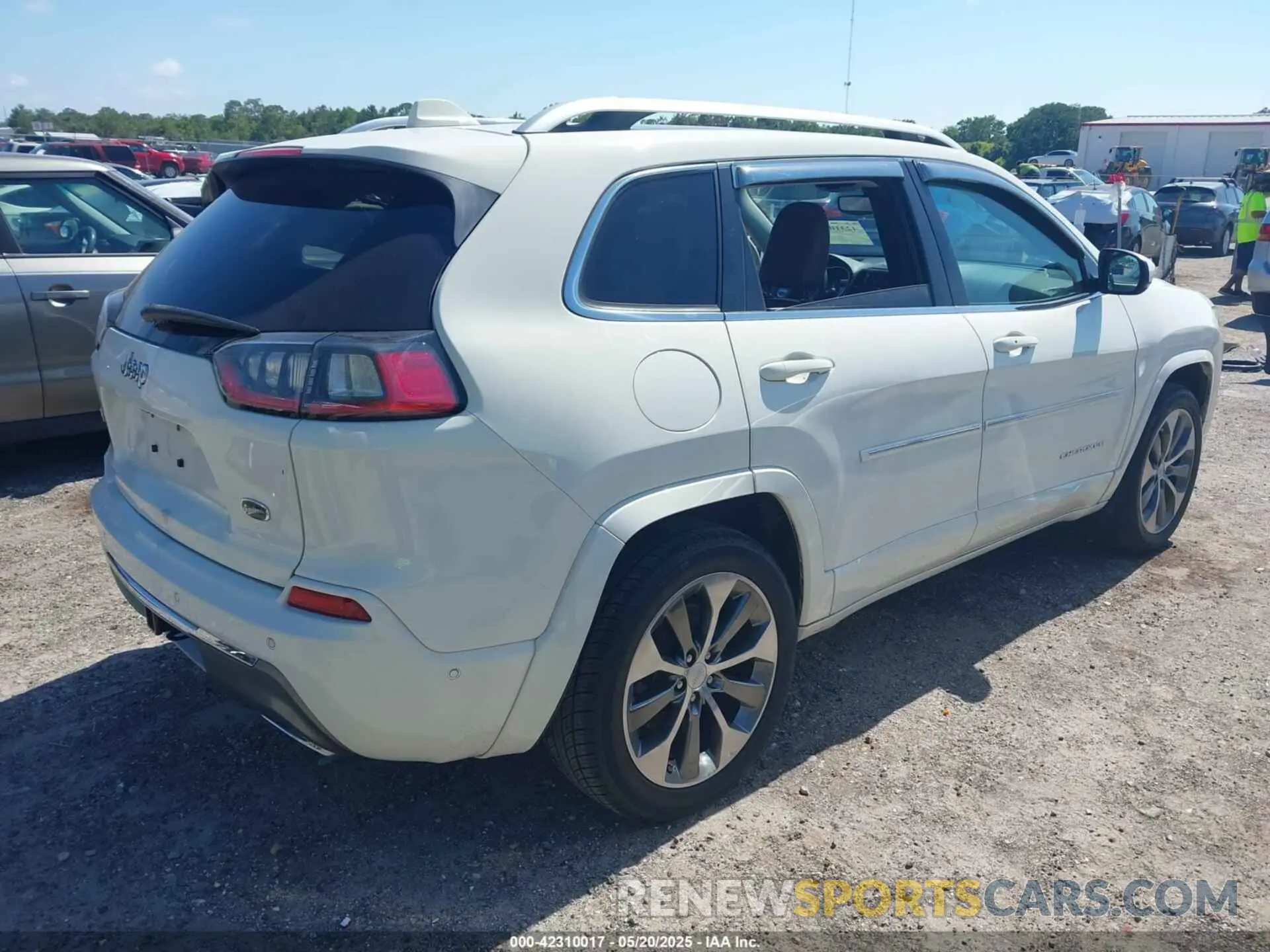 4 Photograph of a damaged car 1C4PJLJN0KD393047 JEEP CHEROKEE 2019
