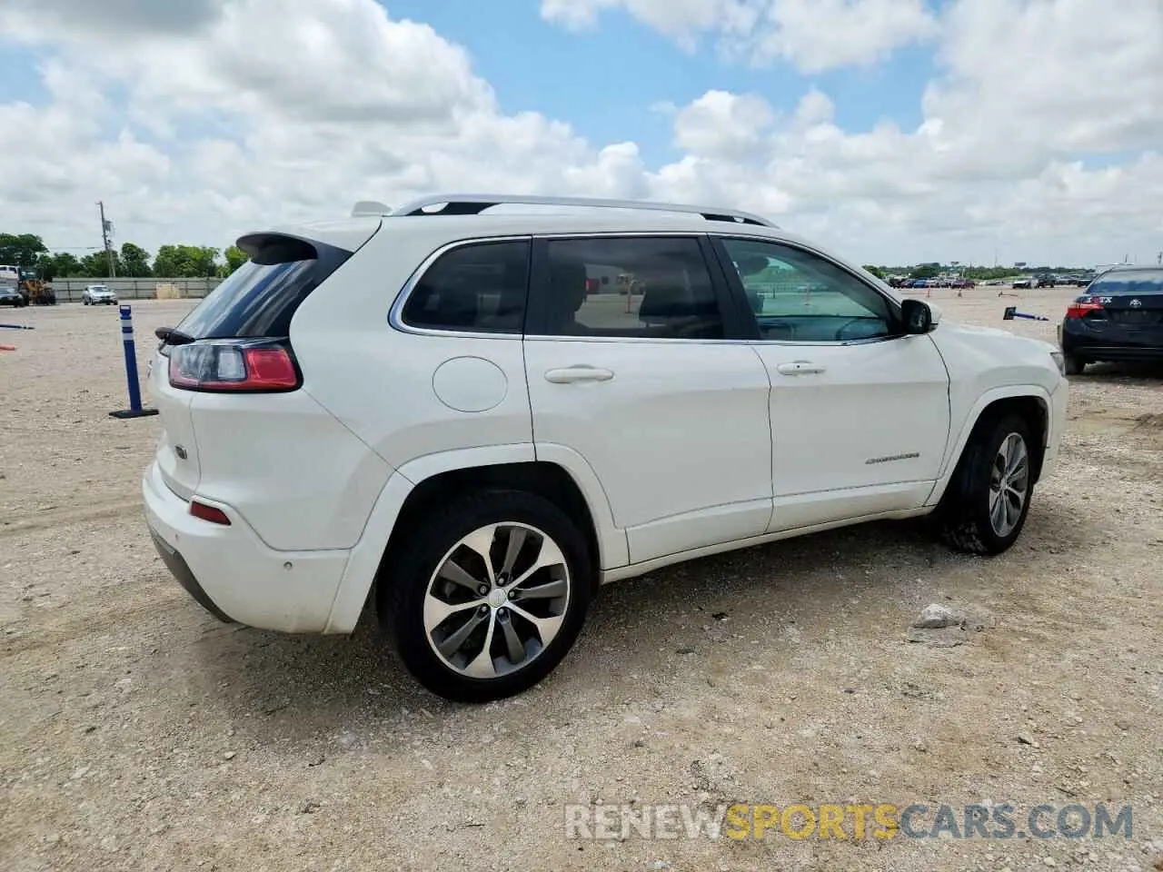 3 Photograph of a damaged car 1C4PJLJX1KD353500 JEEP CHEROKEE 2019