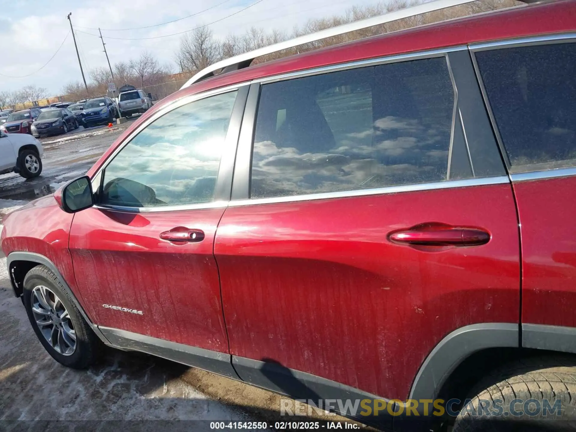 15 Photograph of a damaged car 1C4PJLLB0KD154679 JEEP CHEROKEE 2019
