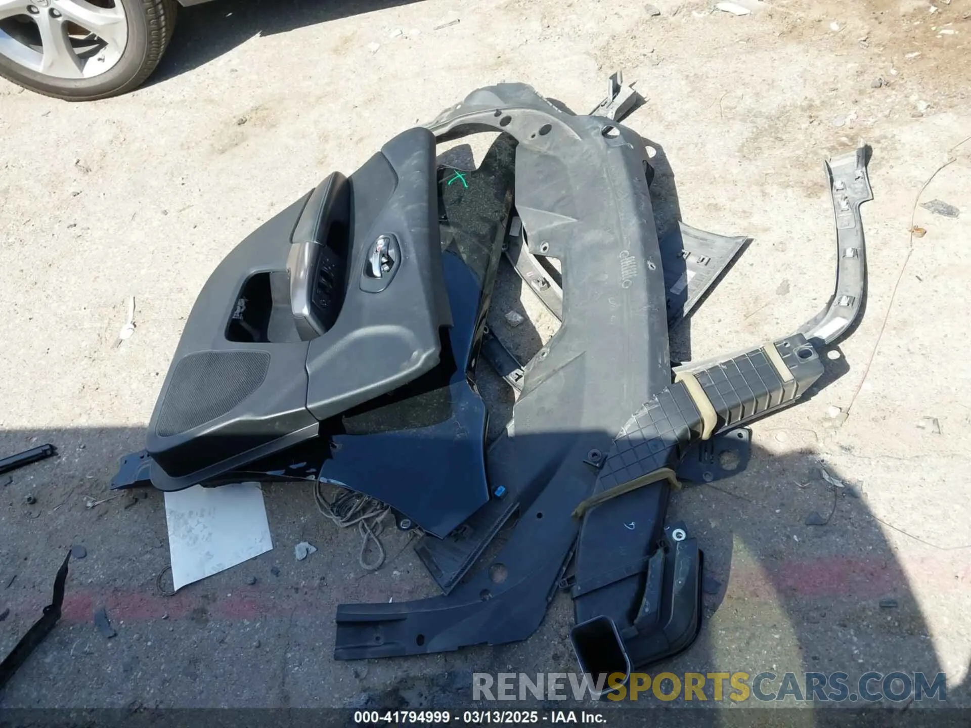 12 Photograph of a damaged car 1C4PJLLB0KD358852 JEEP CHEROKEE 2019