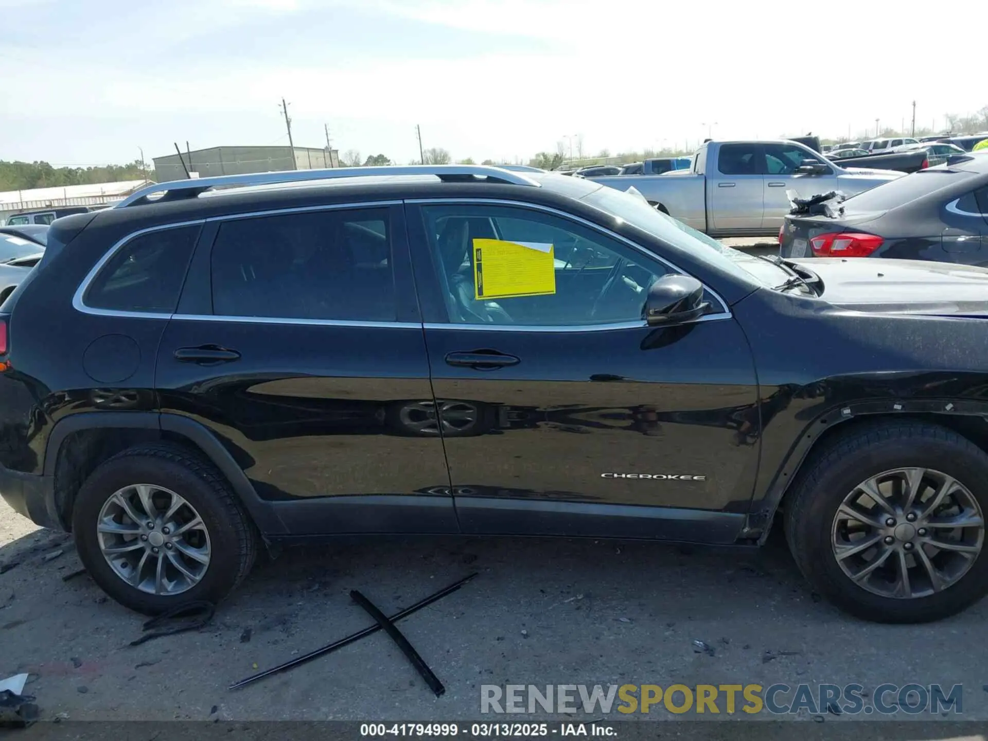 14 Photograph of a damaged car 1C4PJLLB0KD358852 JEEP CHEROKEE 2019