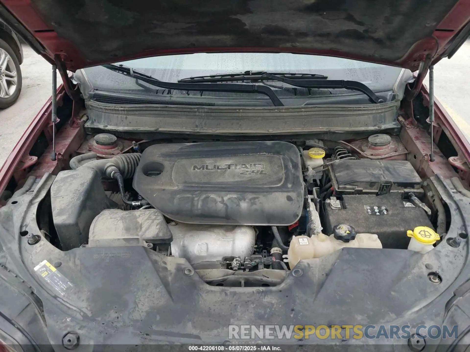 10 Photograph of a damaged car 1C4PJLLB0KD486380 JEEP CHEROKEE 2019