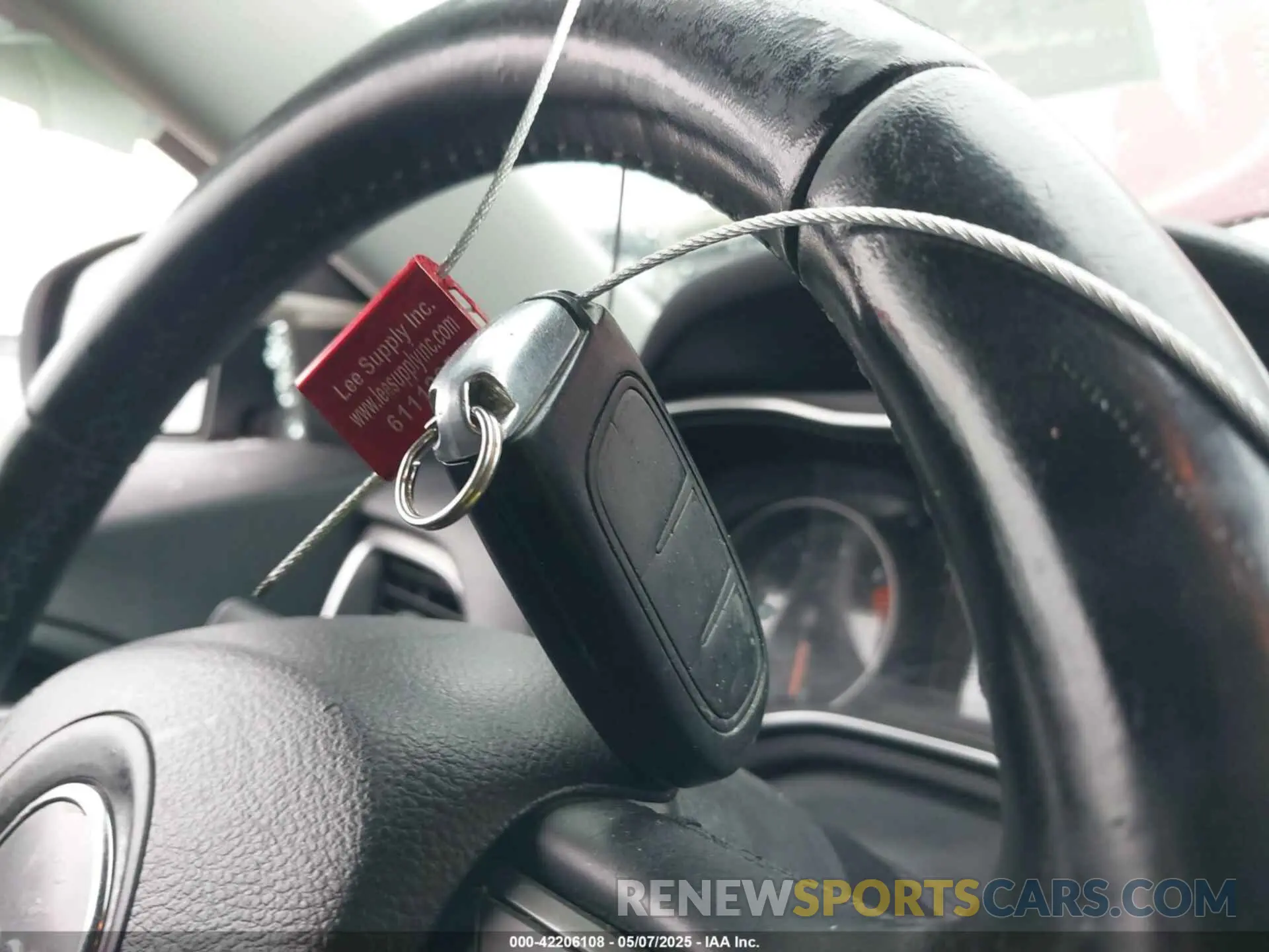 11 Photograph of a damaged car 1C4PJLLB0KD486380 JEEP CHEROKEE 2019