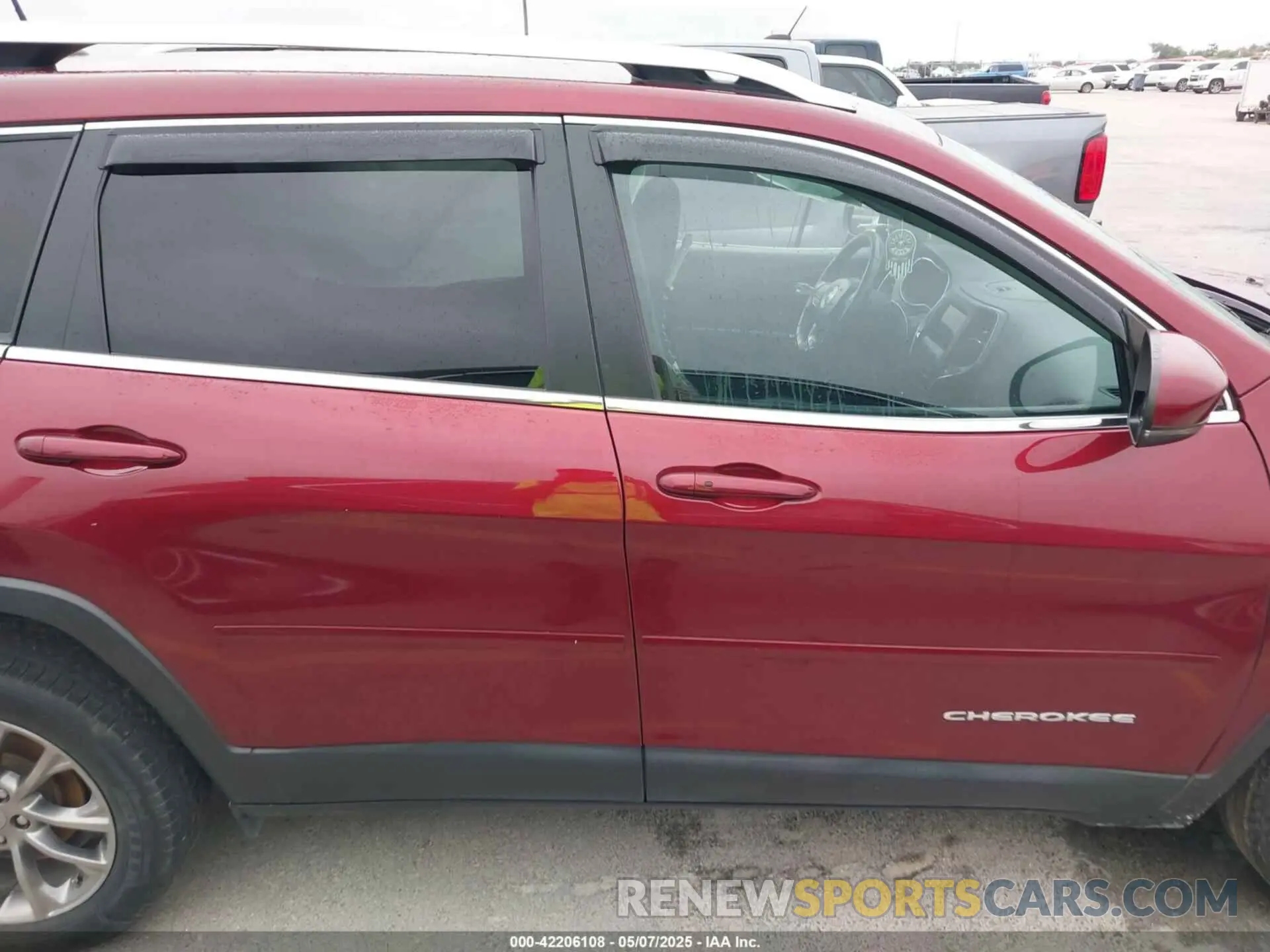 13 Photograph of a damaged car 1C4PJLLB0KD486380 JEEP CHEROKEE 2019
