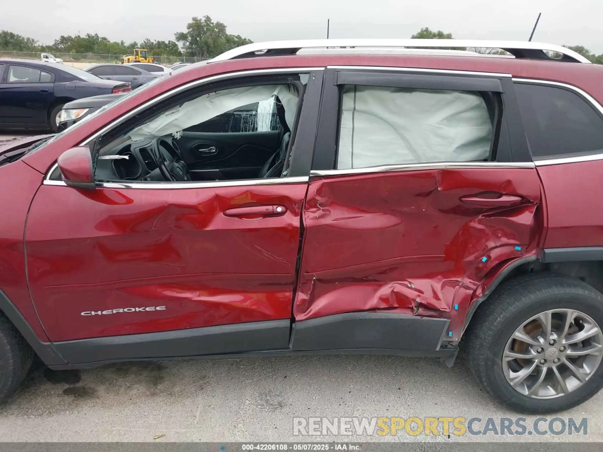 14 Photograph of a damaged car 1C4PJLLB0KD486380 JEEP CHEROKEE 2019