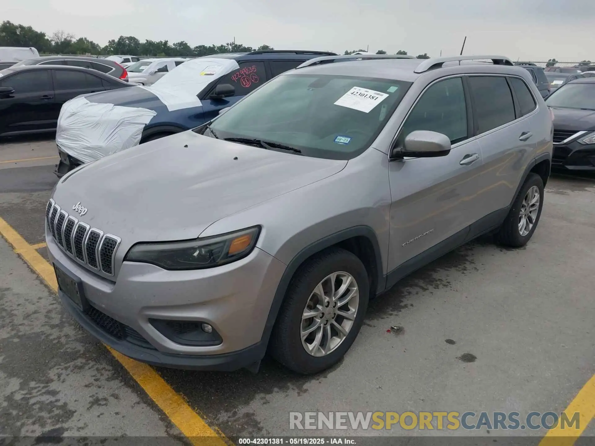 2 Фотография поврежденного автомобиля 1C4PJLLB1KD132495 JEEP CHEROKEE 2019