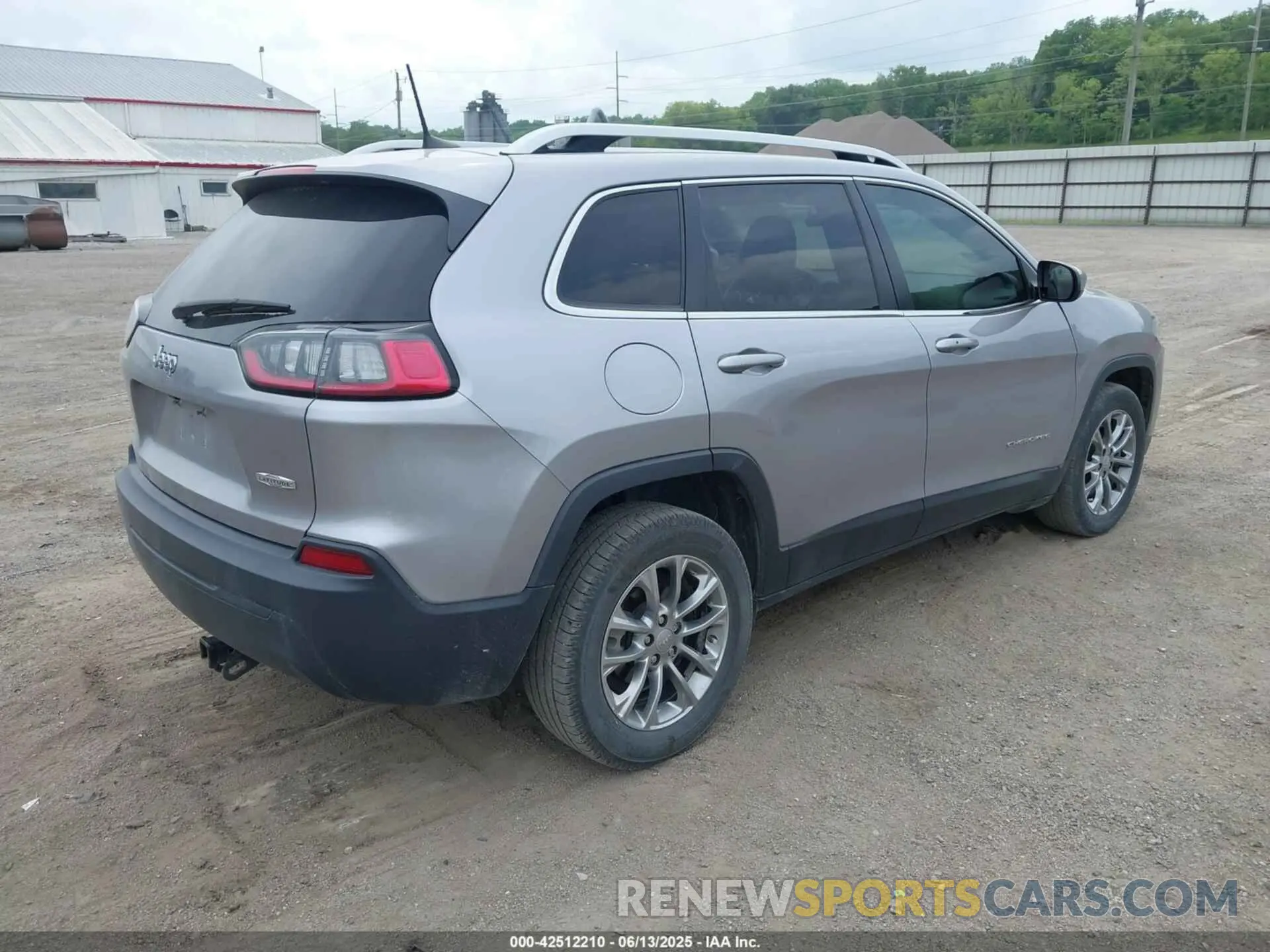 4 Фотография поврежденного автомобиля 1C4PJLLB1KD151340 JEEP CHEROKEE 2019