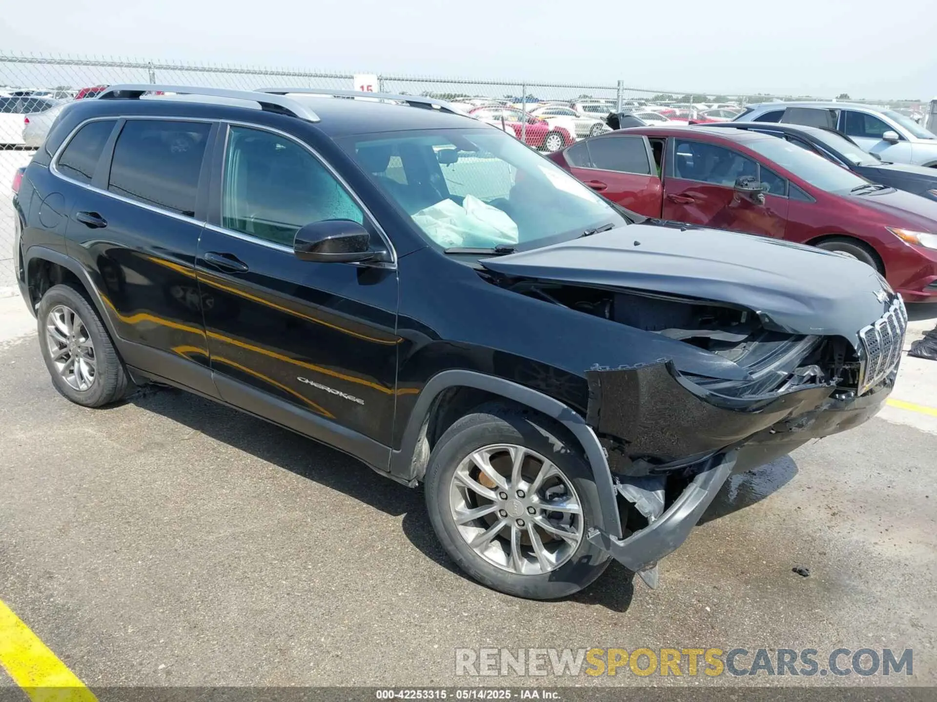 1 Photograph of a damaged car 1C4PJLLB1KD154206 JEEP CHEROKEE 2019