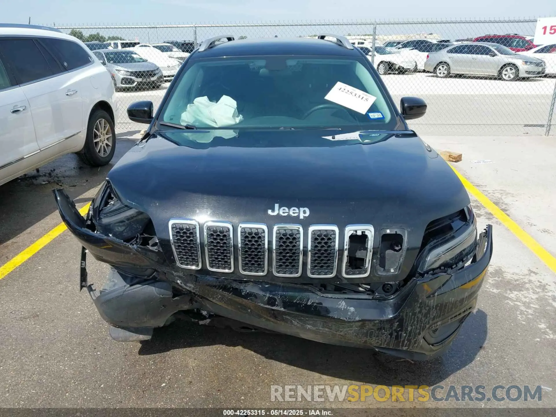12 Photograph of a damaged car 1C4PJLLB1KD154206 JEEP CHEROKEE 2019