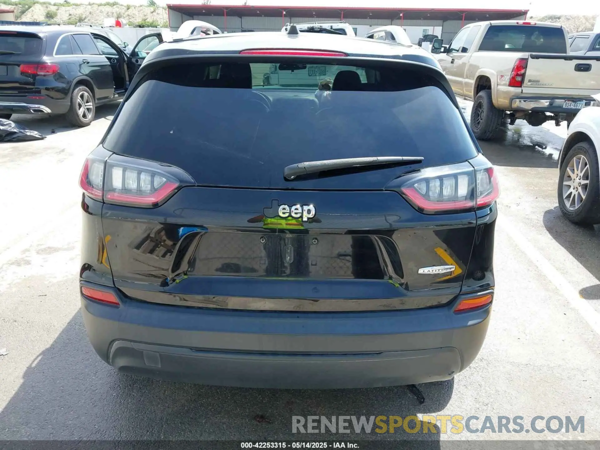 16 Photograph of a damaged car 1C4PJLLB1KD154206 JEEP CHEROKEE 2019