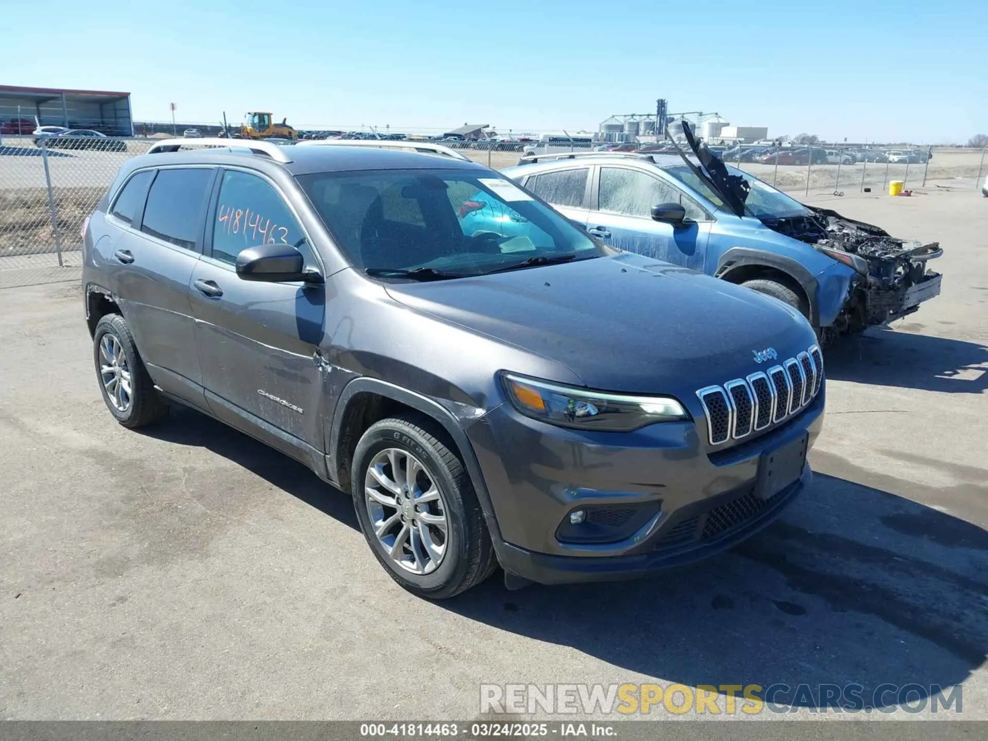 1 Фотография поврежденного автомобиля 1C4PJLLB1KD201847 JEEP CHEROKEE 2019