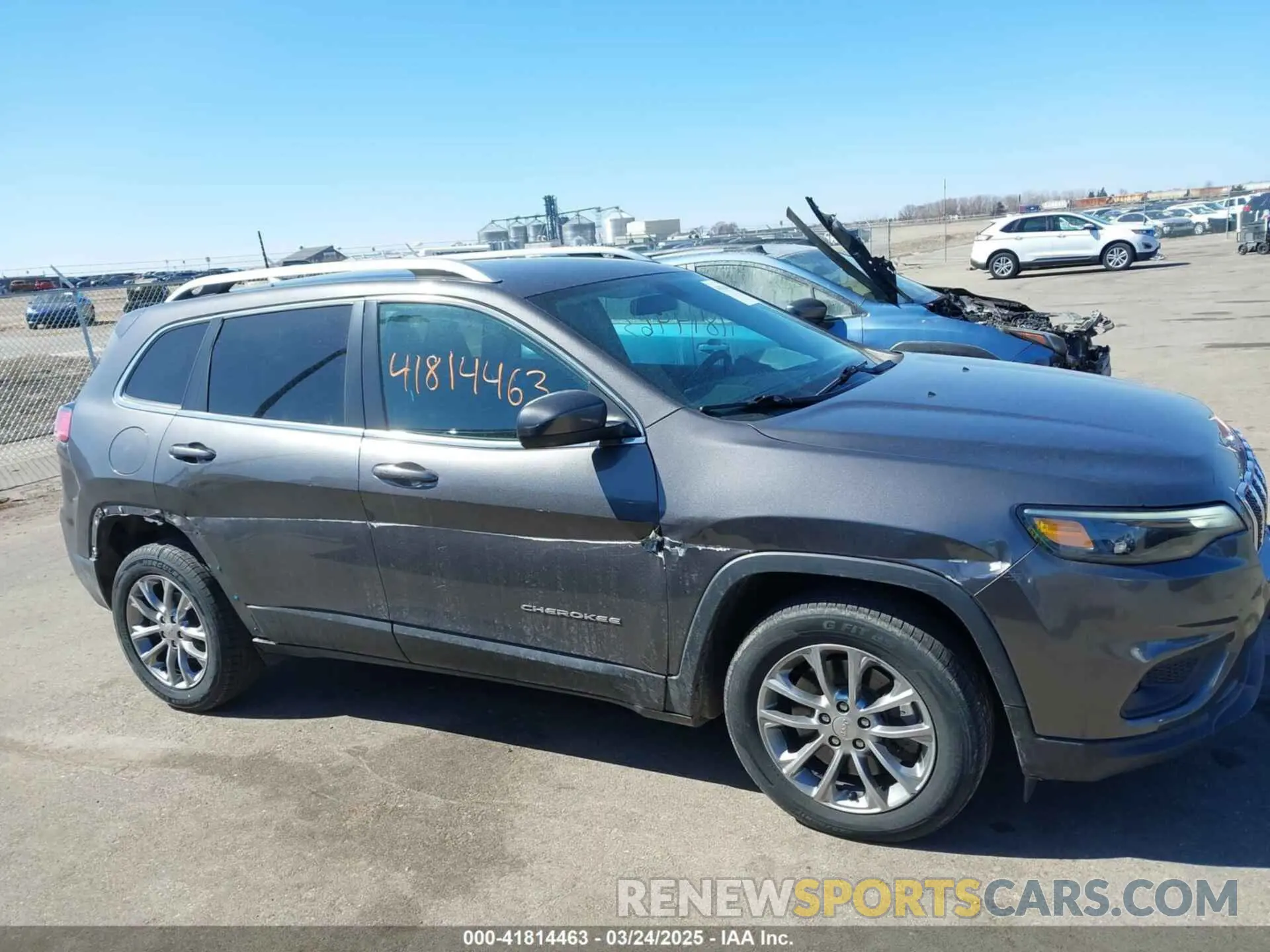 13 Фотография поврежденного автомобиля 1C4PJLLB1KD201847 JEEP CHEROKEE 2019