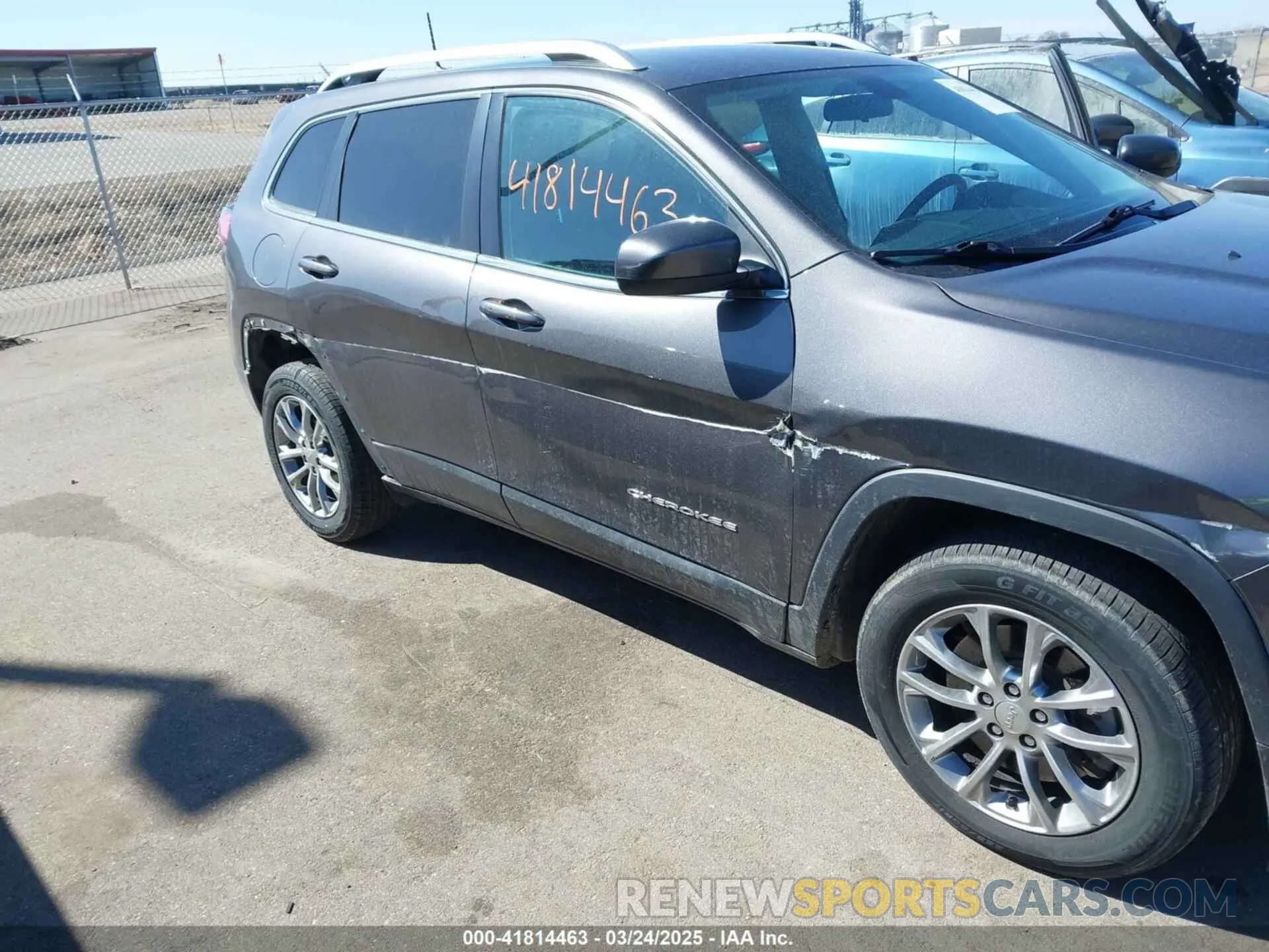 6 Фотография поврежденного автомобиля 1C4PJLLB1KD201847 JEEP CHEROKEE 2019