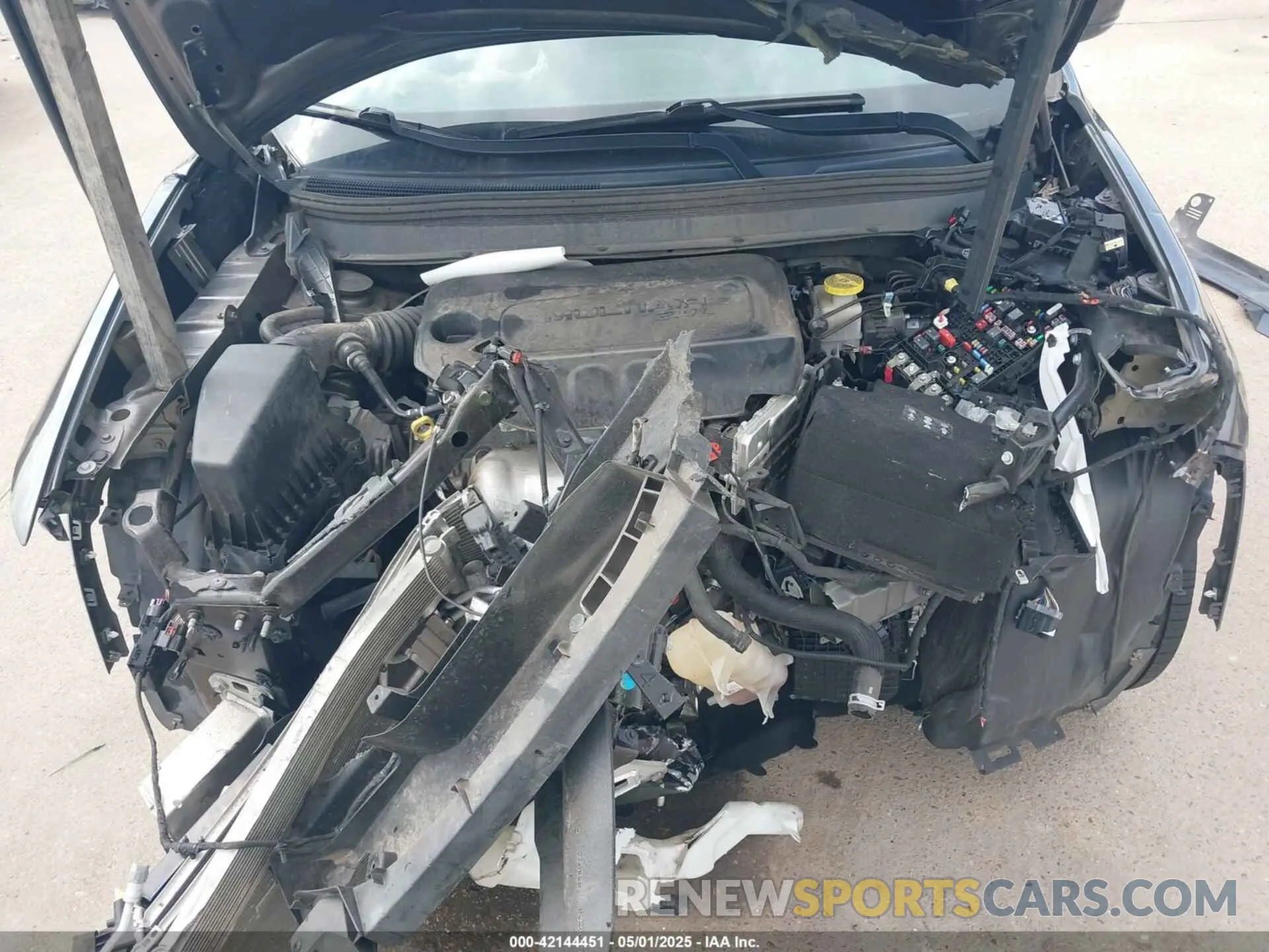 10 Фотография поврежденного автомобиля 1C4PJLLB2KD333239 JEEP CHEROKEE 2019