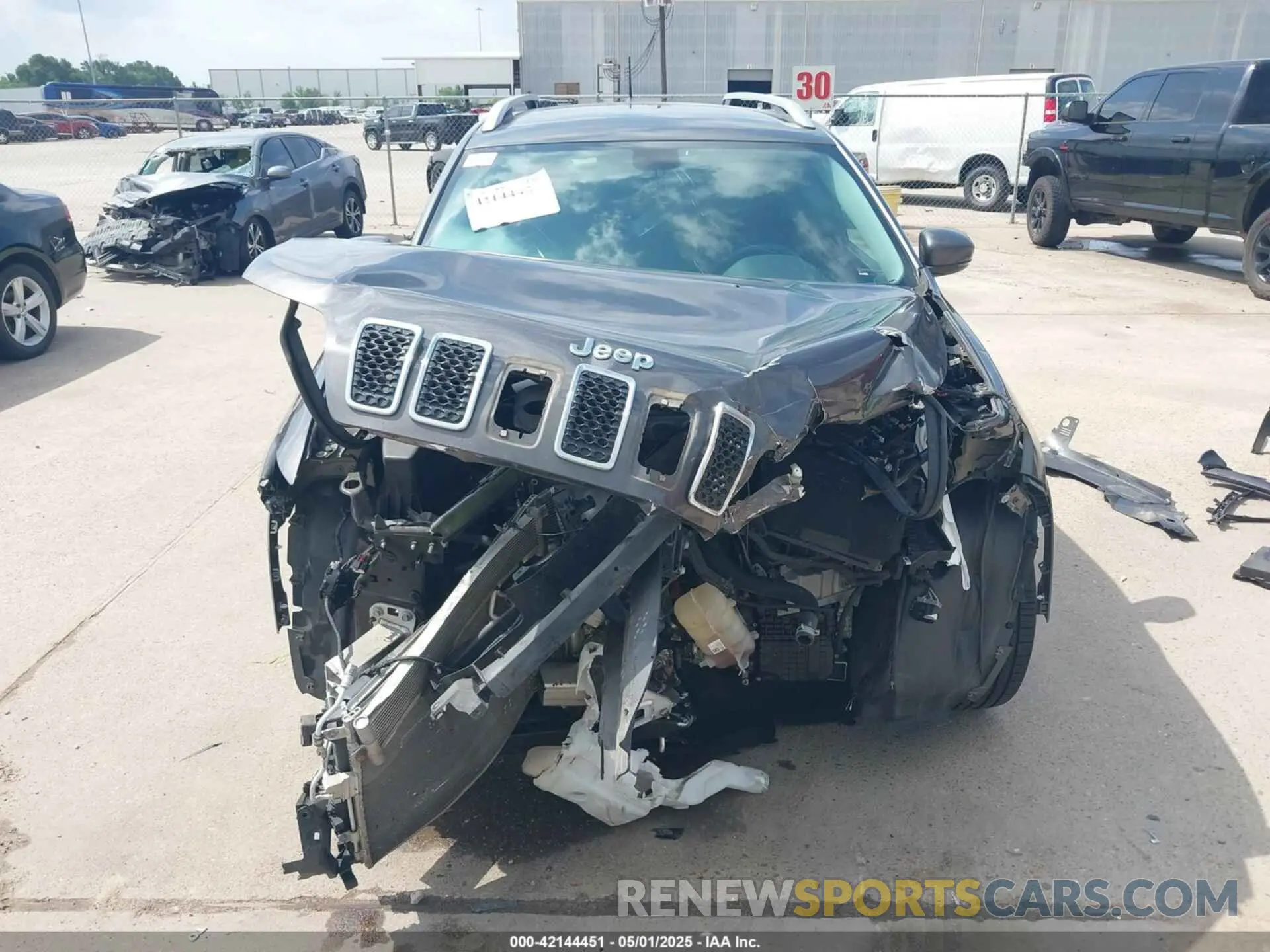 12 Фотография поврежденного автомобиля 1C4PJLLB2KD333239 JEEP CHEROKEE 2019
