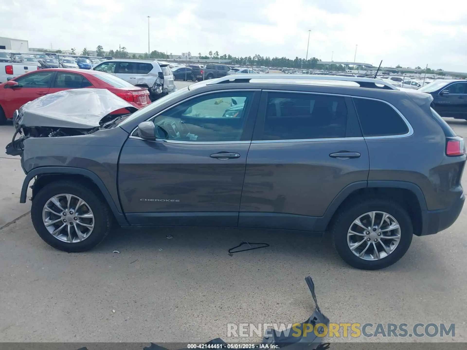 14 Фотография поврежденного автомобиля 1C4PJLLB2KD333239 JEEP CHEROKEE 2019