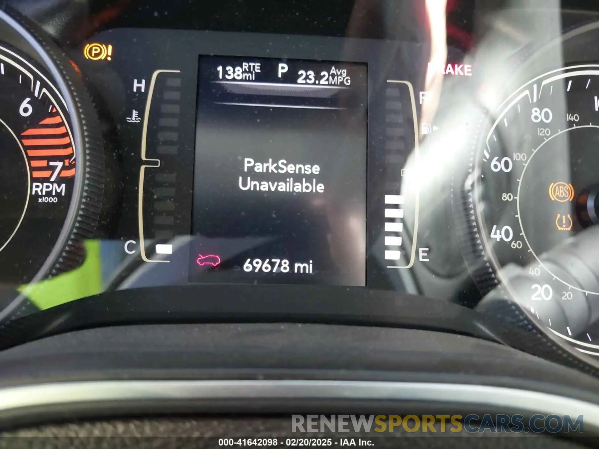 15 Photograph of a damaged car 1C4PJLLB2KD438654 JEEP CHEROKEE 2019