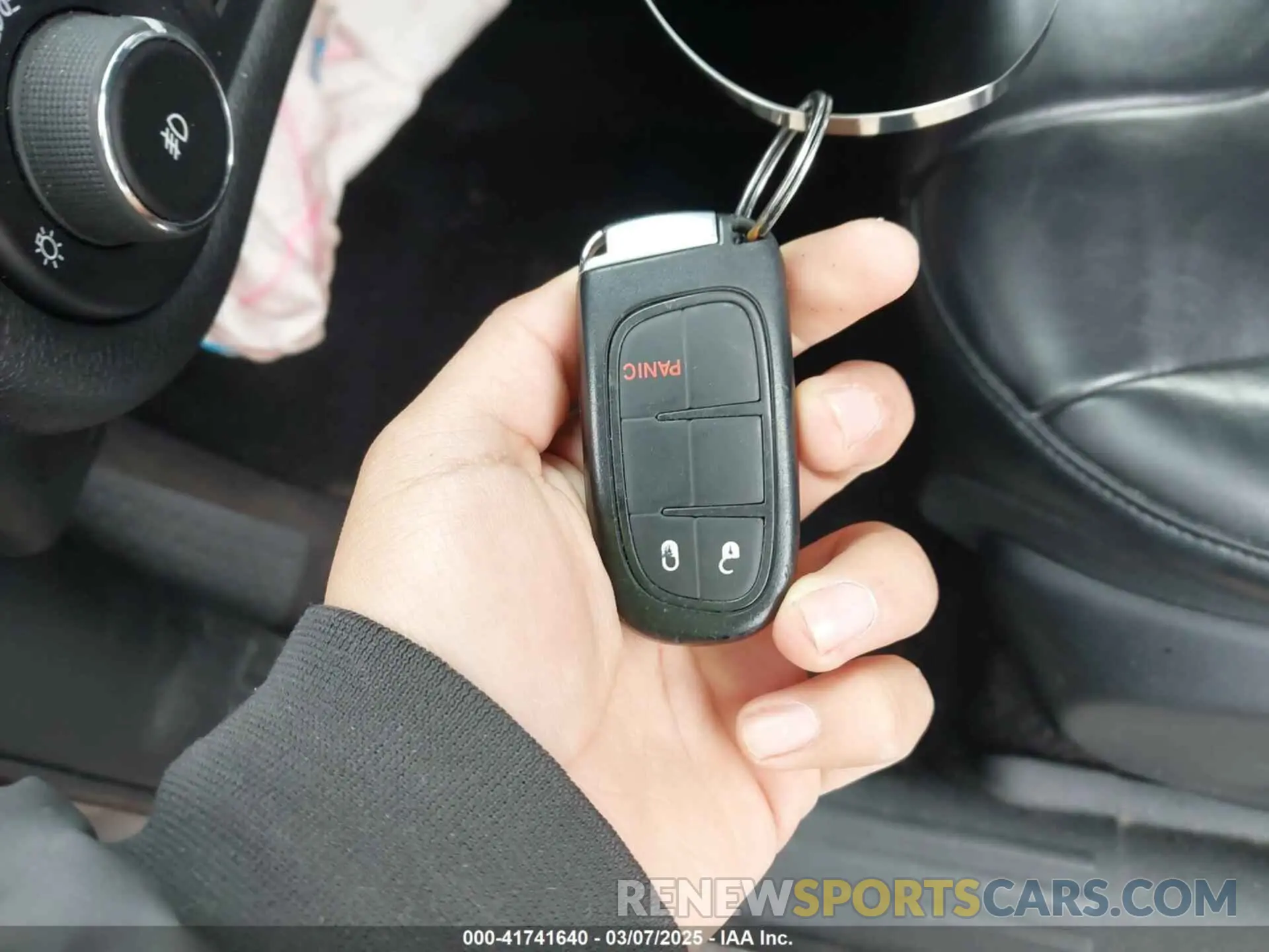 11 Фотография поврежденного автомобиля 1C4PJLLB3KD146186 JEEP CHEROKEE 2019