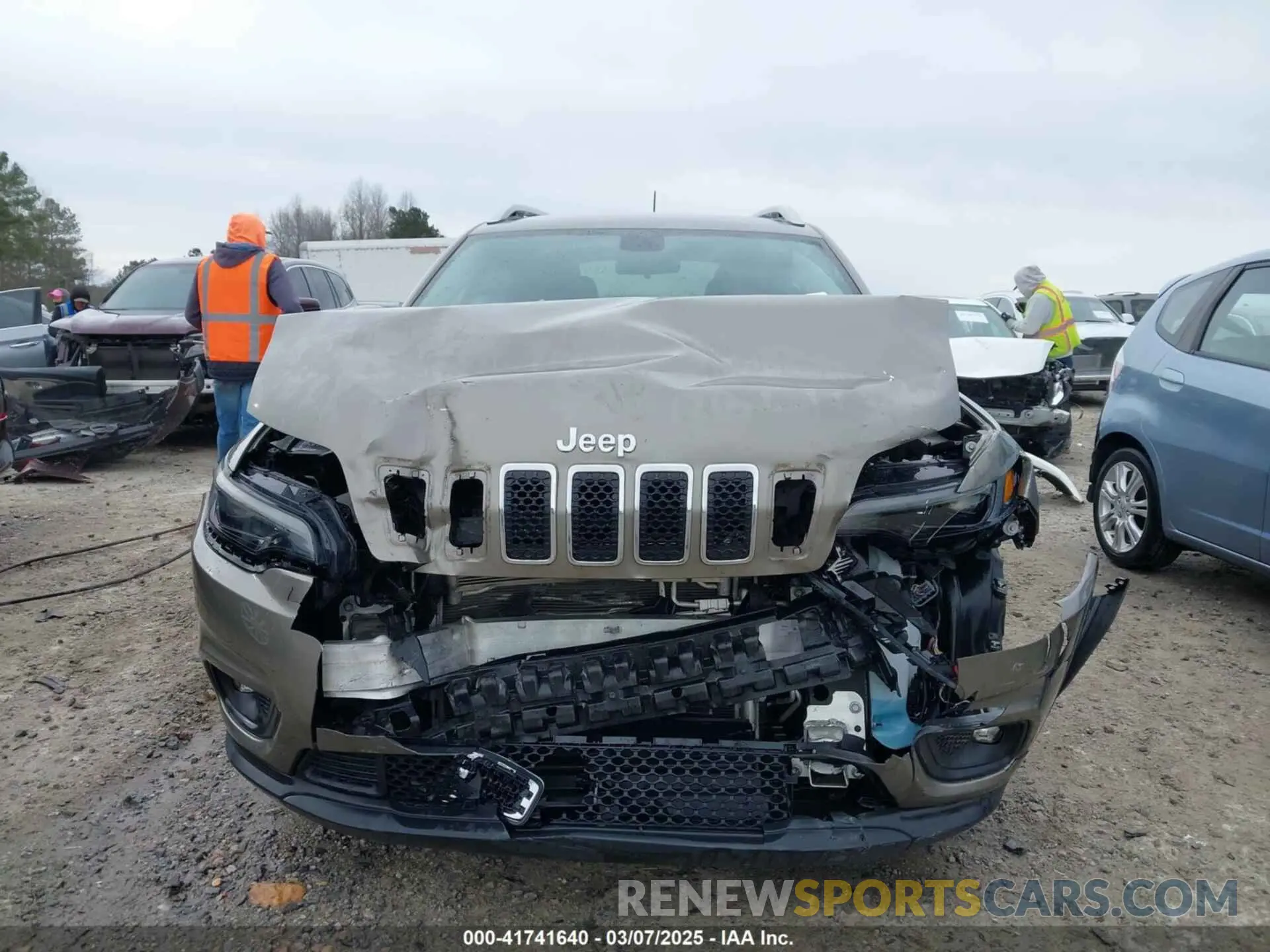 12 Фотография поврежденного автомобиля 1C4PJLLB3KD146186 JEEP CHEROKEE 2019