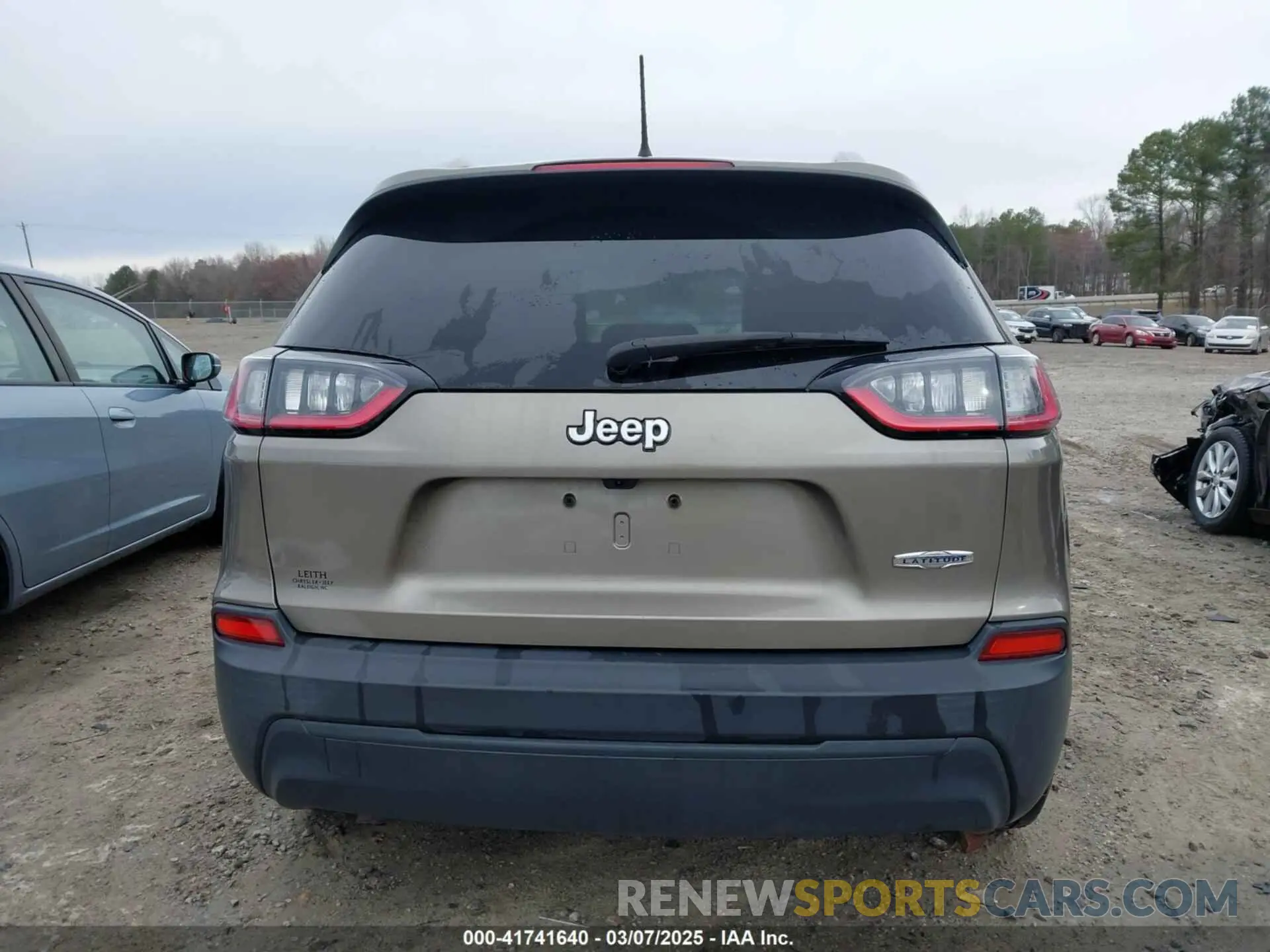 16 Фотография поврежденного автомобиля 1C4PJLLB3KD146186 JEEP CHEROKEE 2019