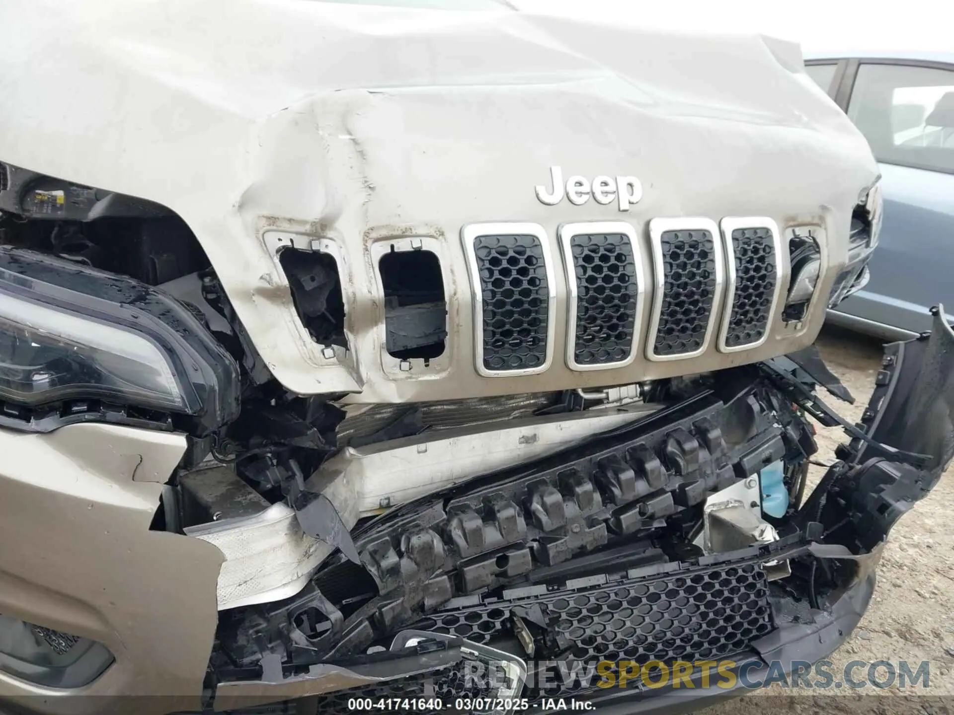 18 Фотография поврежденного автомобиля 1C4PJLLB3KD146186 JEEP CHEROKEE 2019