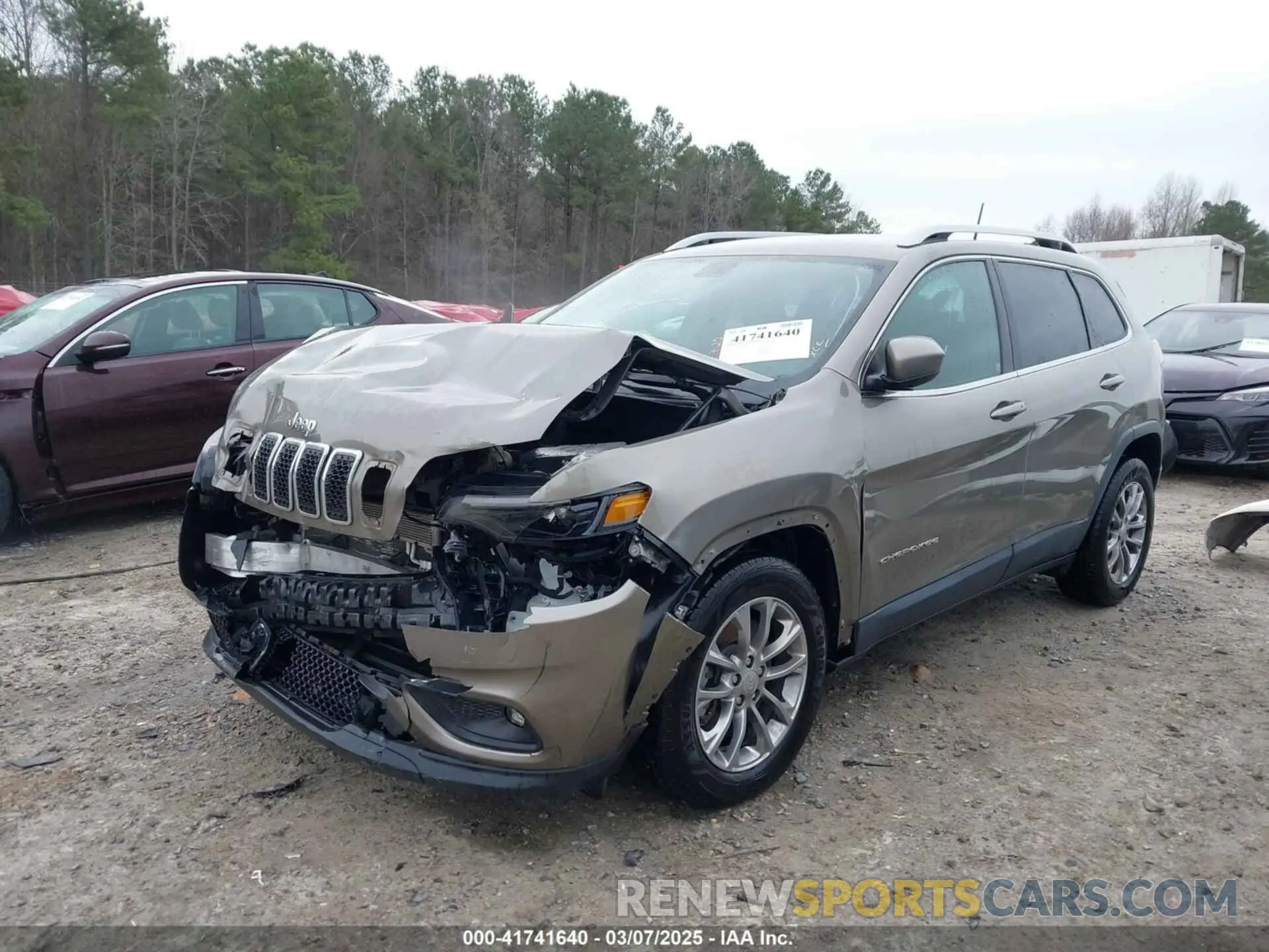 2 Фотография поврежденного автомобиля 1C4PJLLB3KD146186 JEEP CHEROKEE 2019