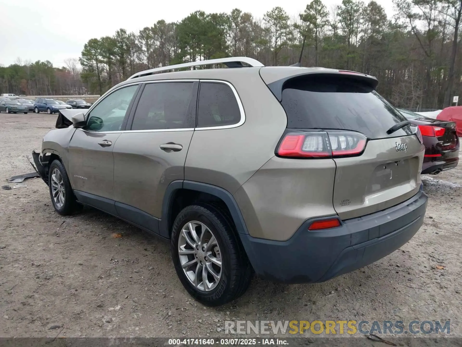 3 Фотография поврежденного автомобиля 1C4PJLLB3KD146186 JEEP CHEROKEE 2019