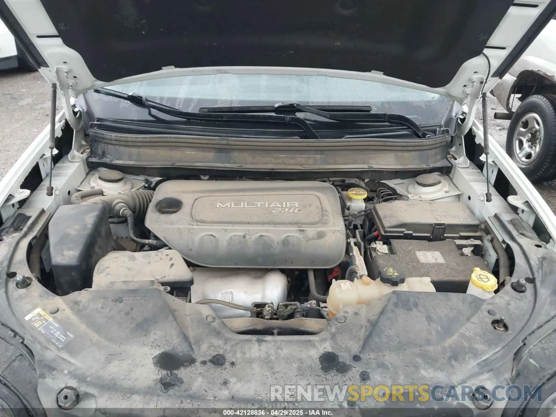 10 Фотография поврежденного автомобиля 1C4PJLLB3KD151355 JEEP CHEROKEE 2019