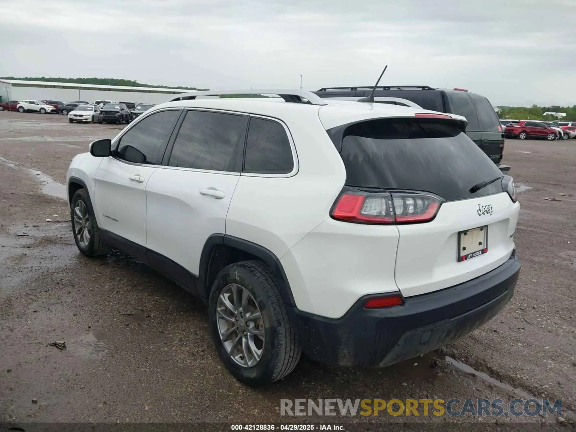 3 Фотография поврежденного автомобиля 1C4PJLLB3KD151355 JEEP CHEROKEE 2019