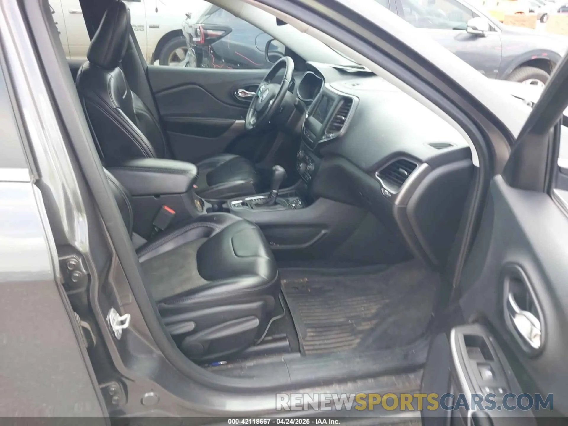5 Фотография поврежденного автомобиля 1C4PJLLB3KD312187 JEEP CHEROKEE 2019