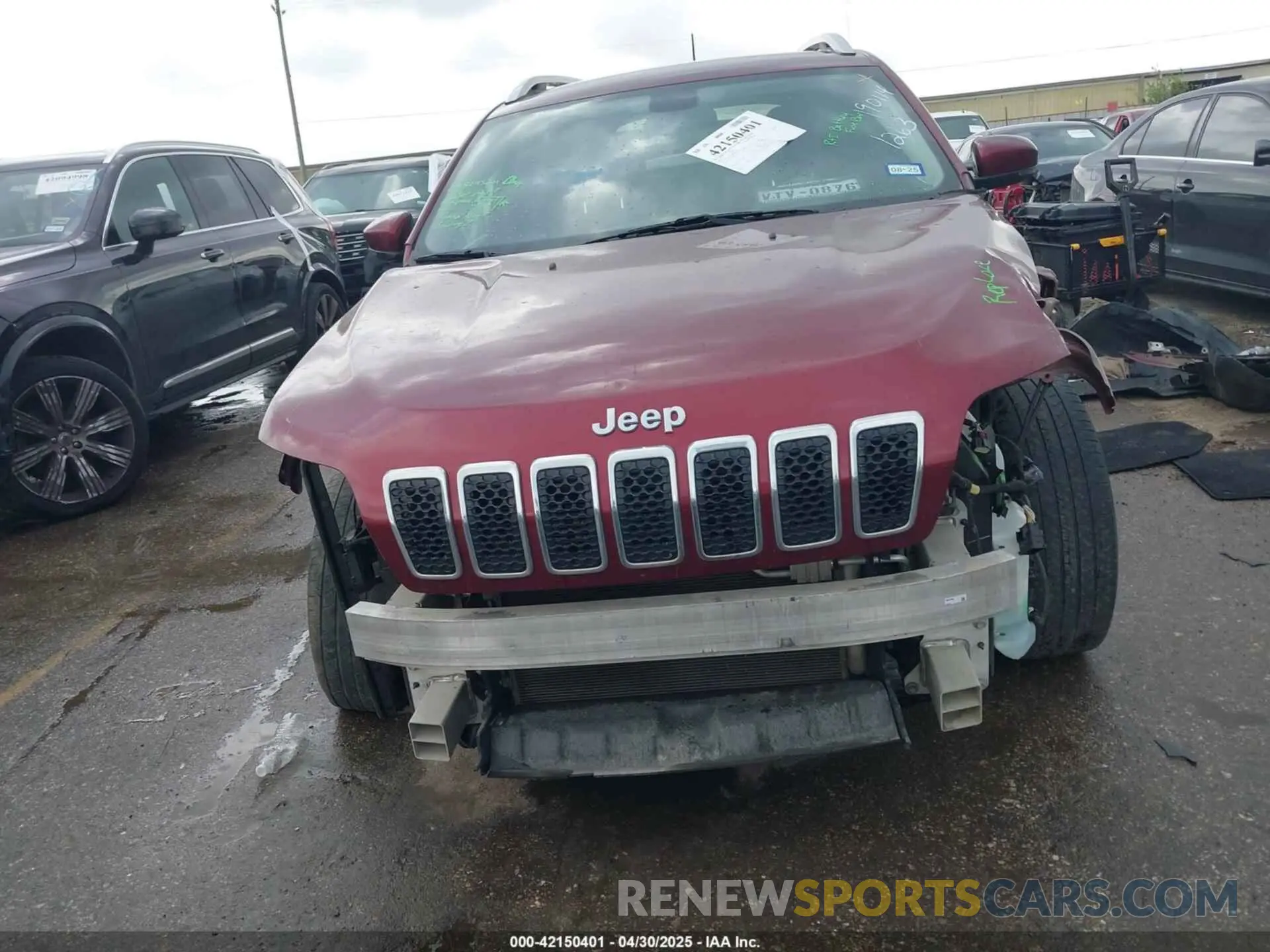 12 Photograph of a damaged car 1C4PJLLB3KD327000 JEEP CHEROKEE 2019
