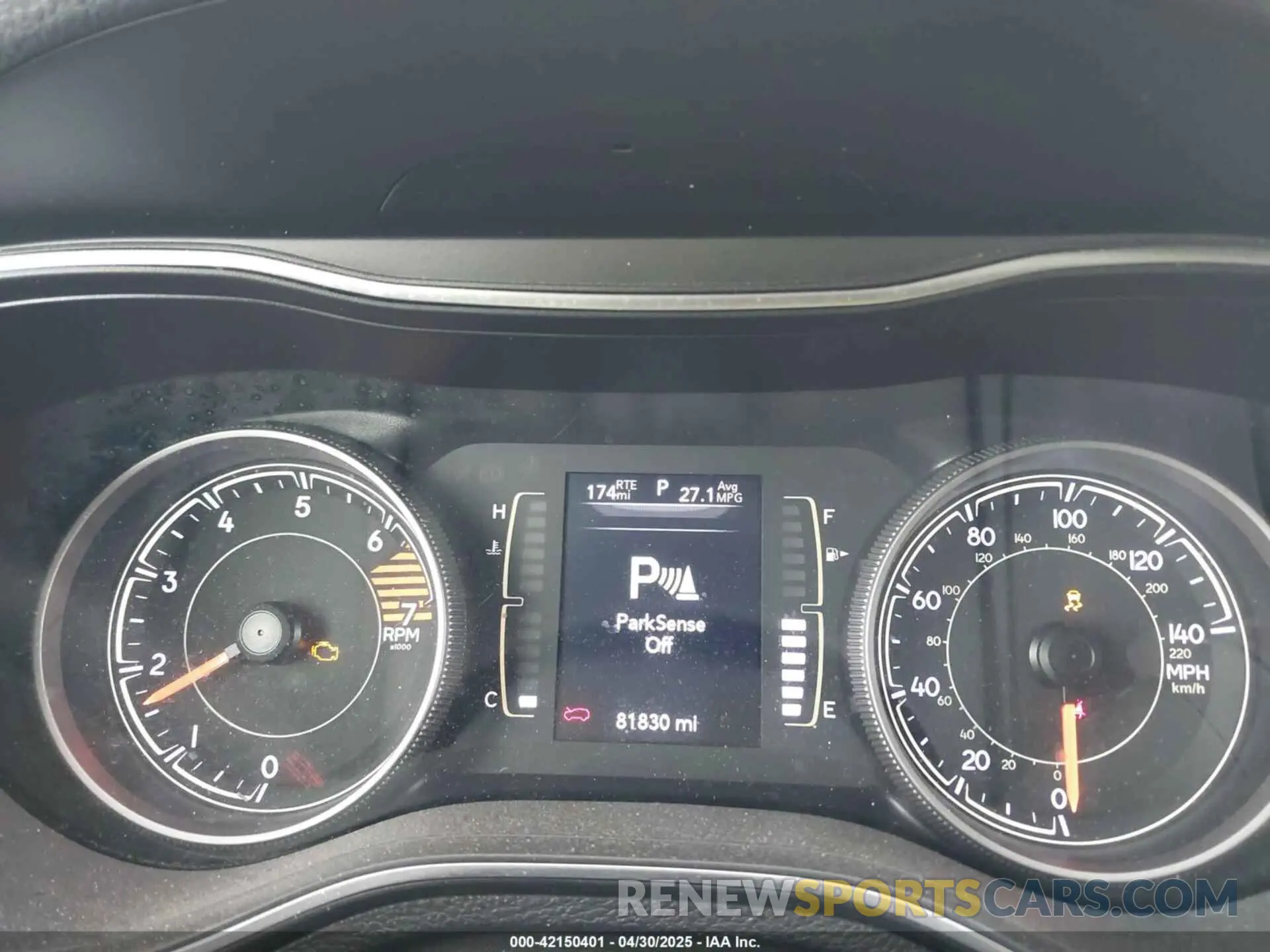 15 Photograph of a damaged car 1C4PJLLB3KD327000 JEEP CHEROKEE 2019