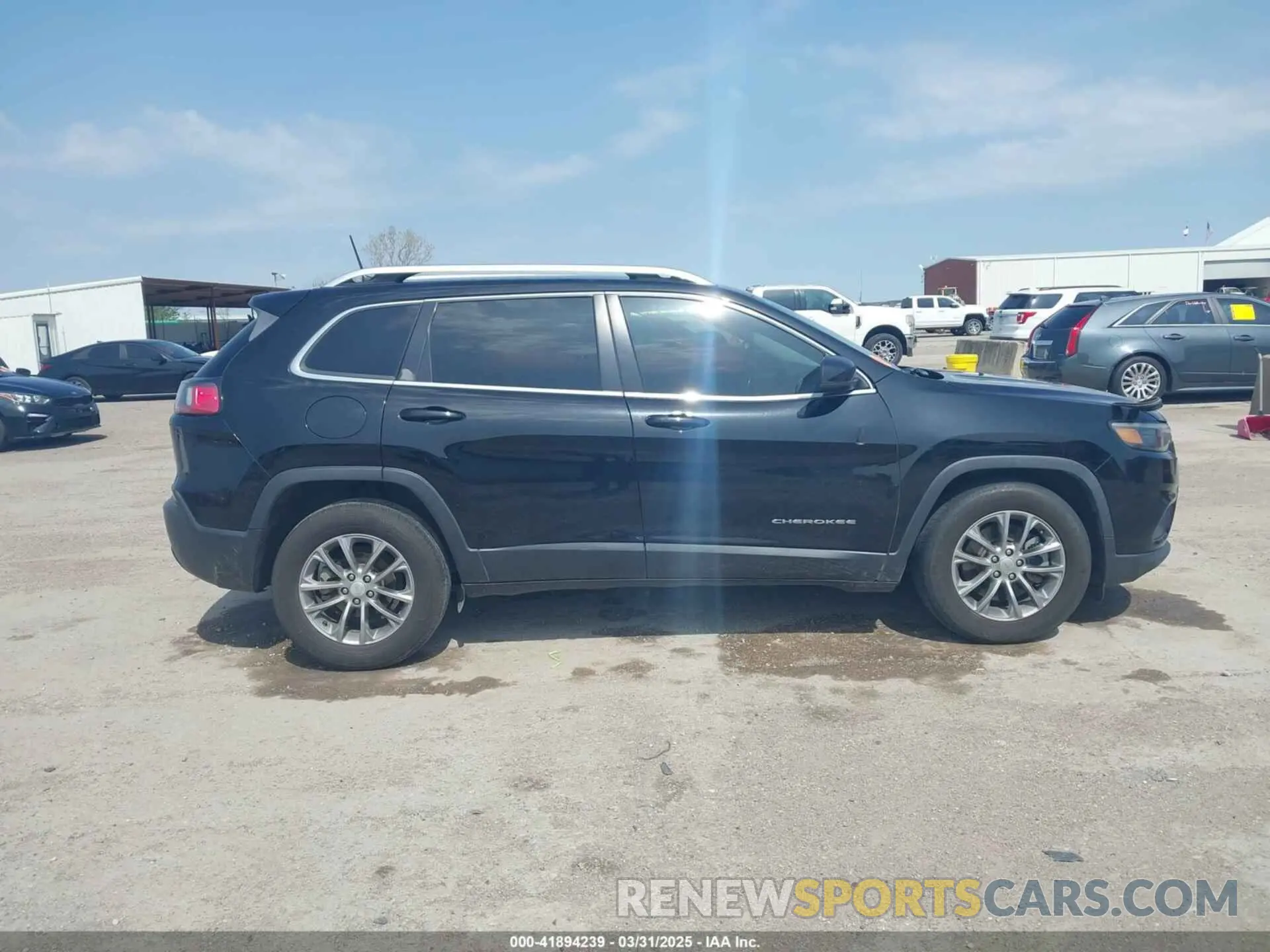 13 Фотография поврежденного автомобиля 1C4PJLLB3KD377525 JEEP CHEROKEE 2019