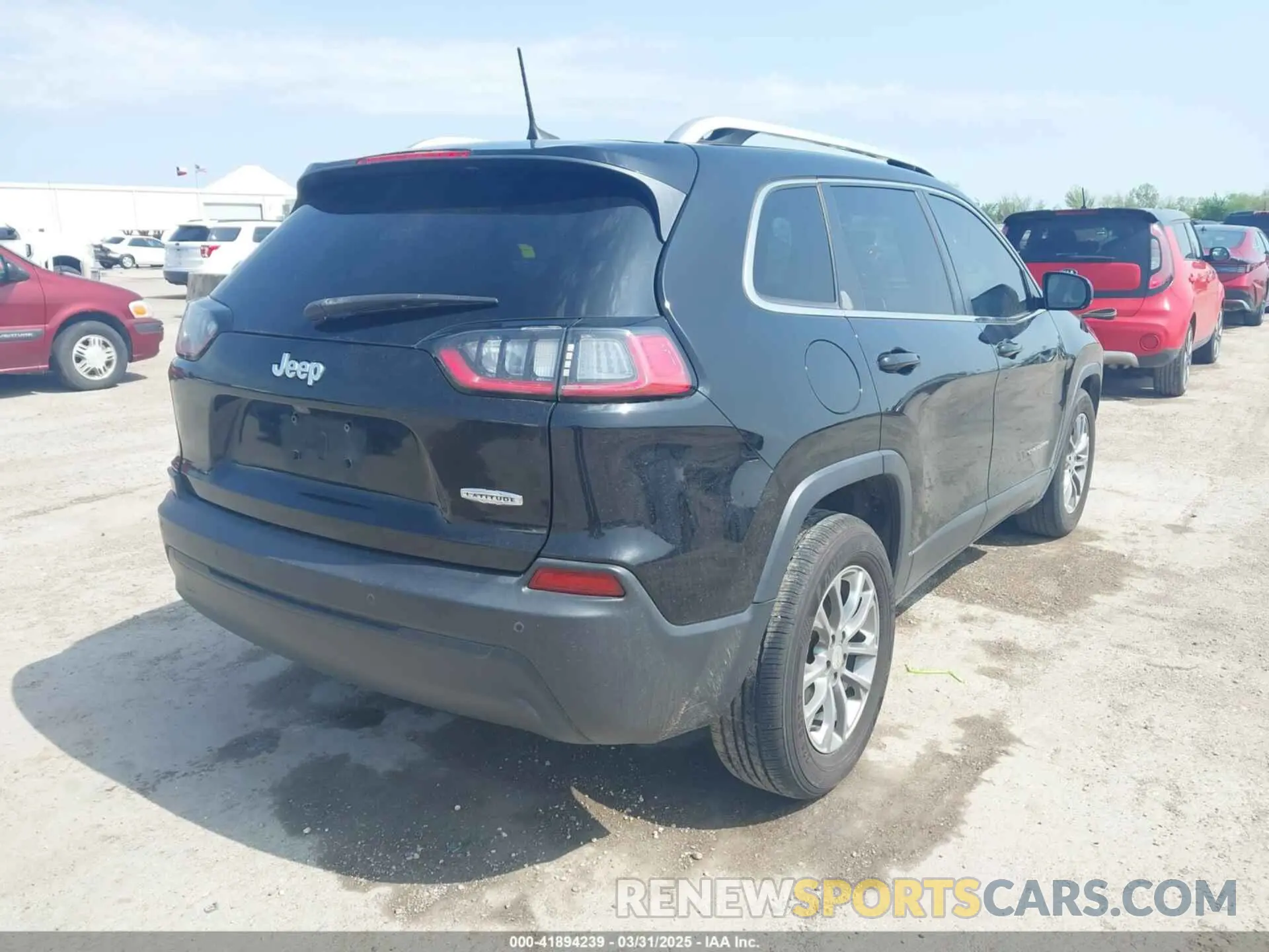 4 Фотография поврежденного автомобиля 1C4PJLLB3KD377525 JEEP CHEROKEE 2019