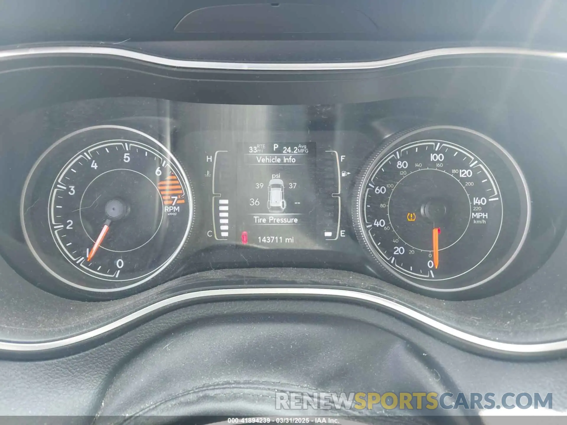 7 Фотография поврежденного автомобиля 1C4PJLLB3KD377525 JEEP CHEROKEE 2019