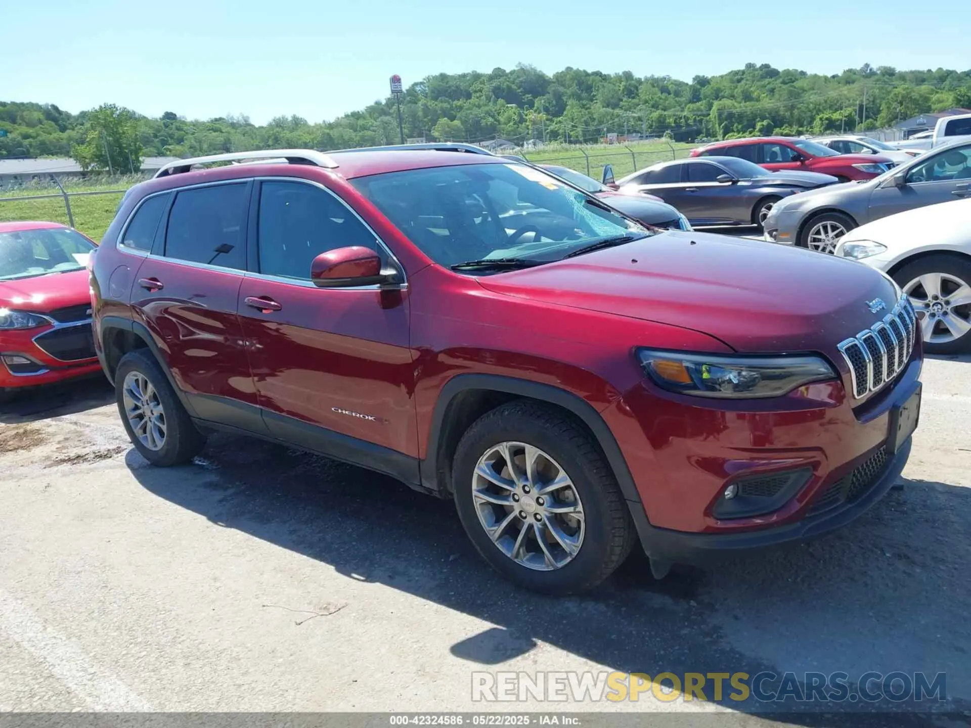14 Photograph of a damaged car 1C4PJLLB3KD435049 JEEP CHEROKEE 2019